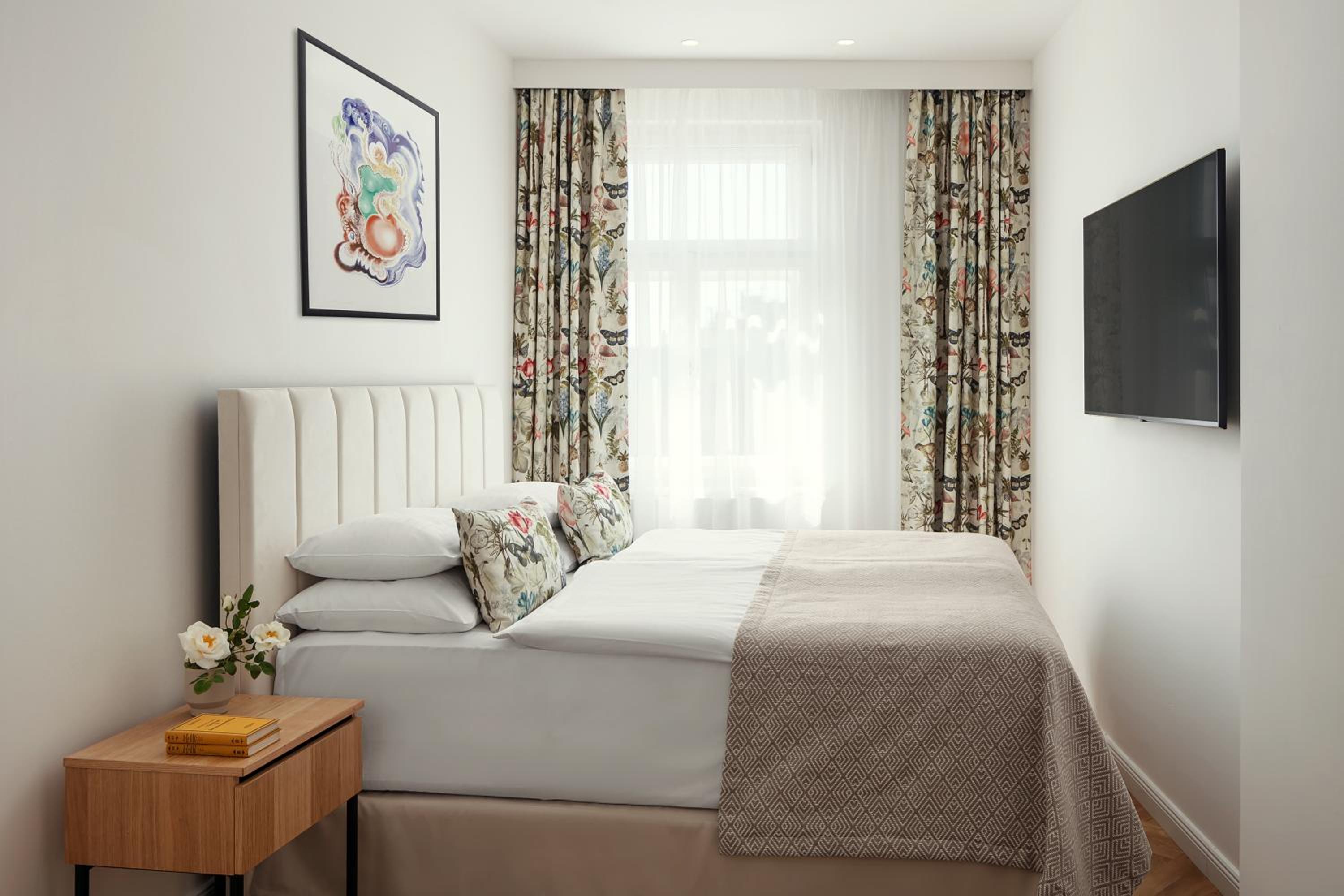 Revolucni Apartments Old Town