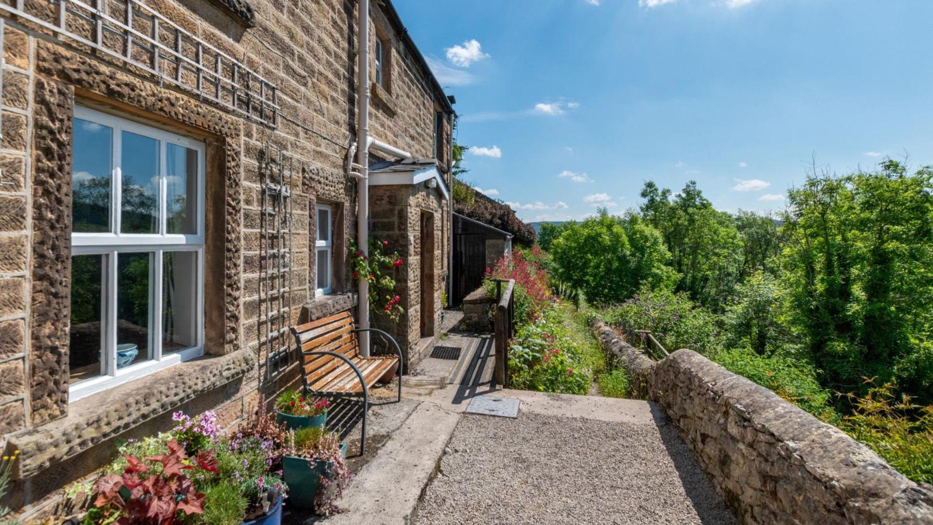3 Bed in Bakewell oc-dckno