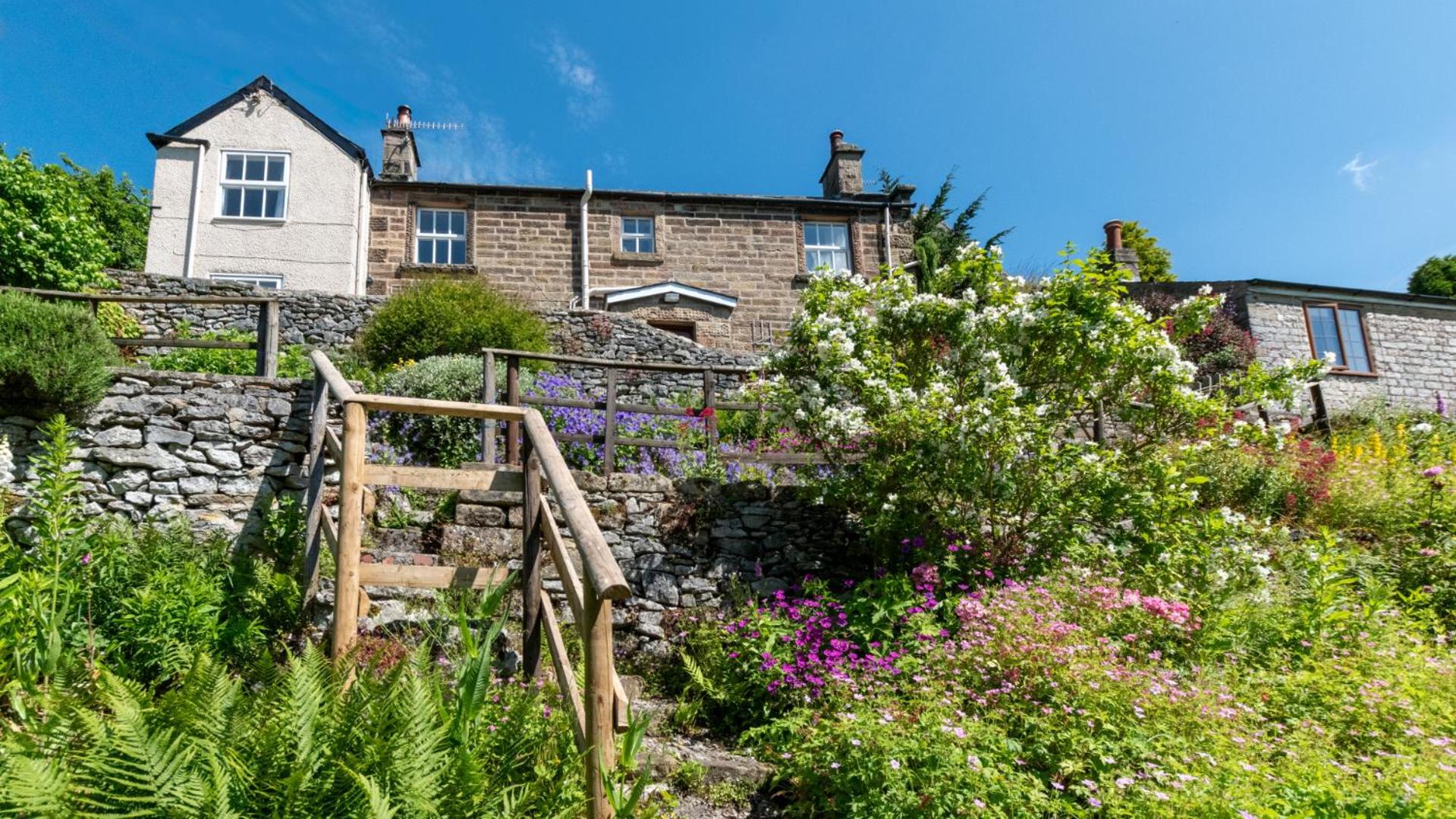 3 Bed in Bakewell oc-dckno
