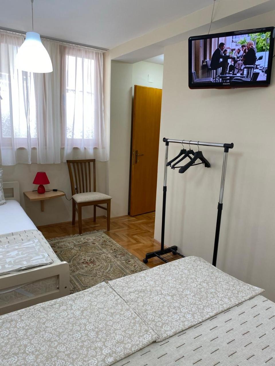 Photo 8
