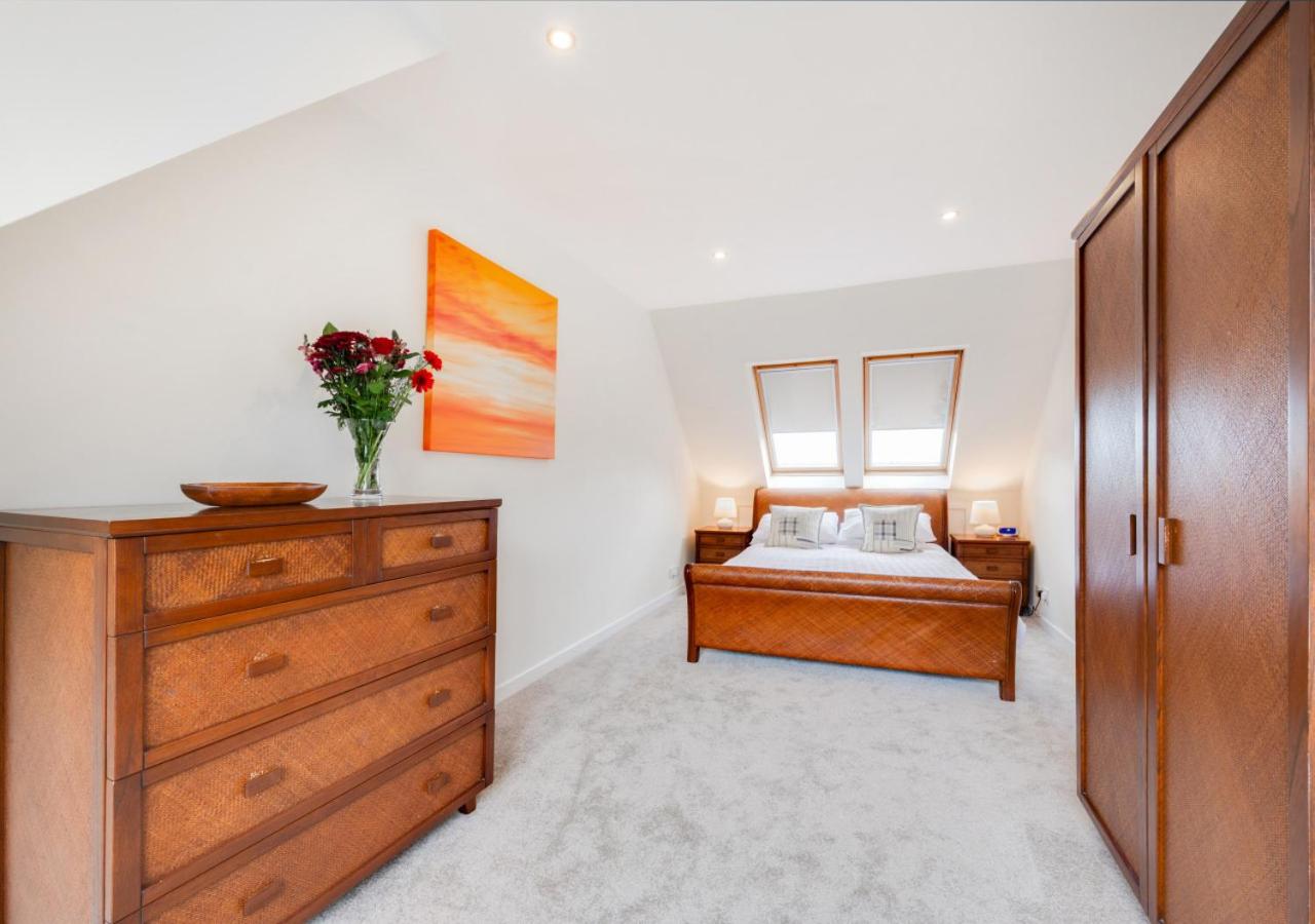 5 Bed in Croyde oc-brambc view 2