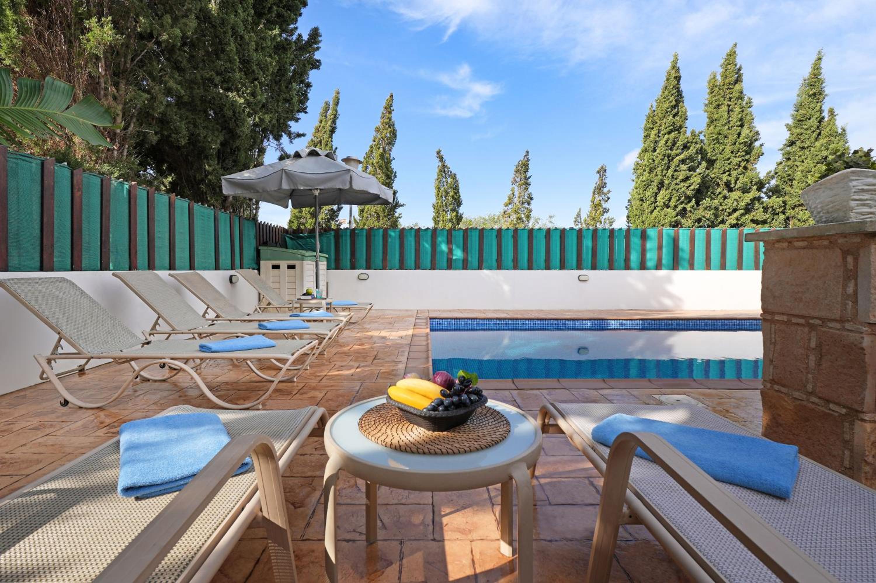 Villa Anthia - 2bed with Large Pool