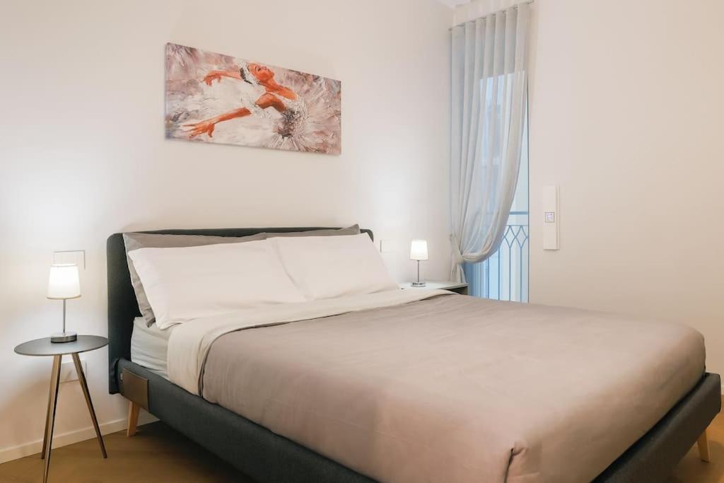 Luca's Luxury Flat in Palazzo Diaz-Private Parking 10 min Walk-Fee view 2