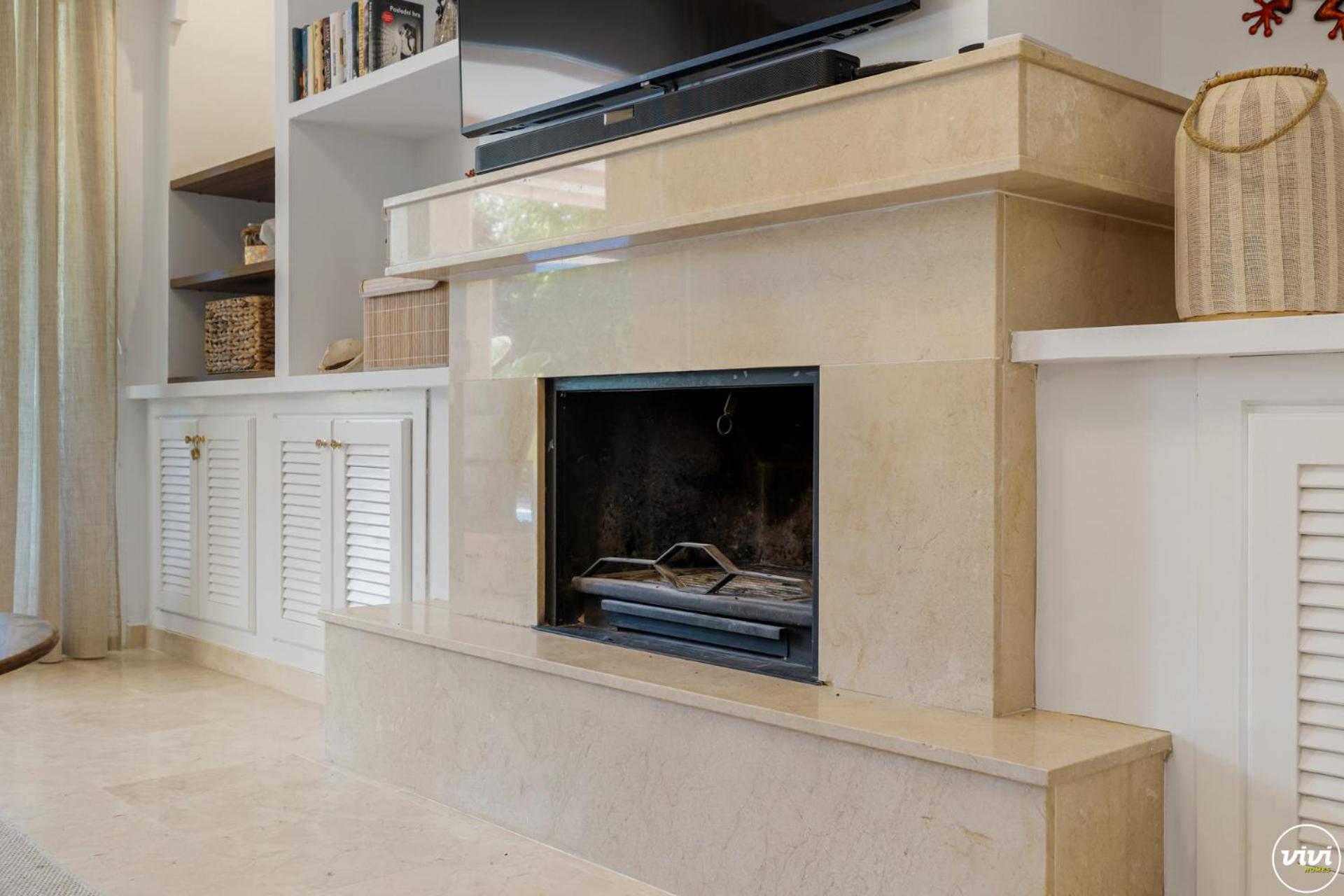 ViVi Homes -Villa Alpetona Private Pool, Garden & Terrace