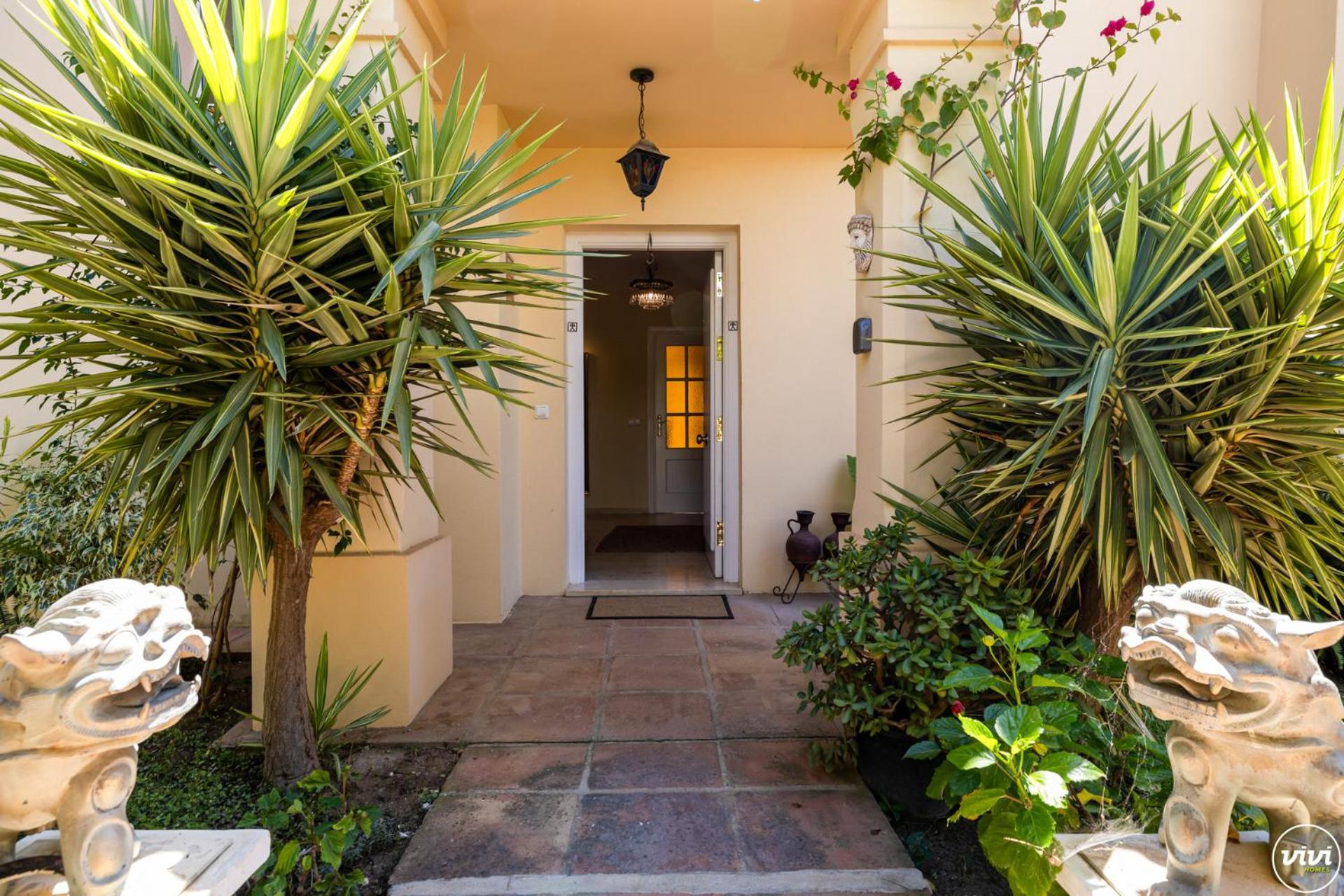 ViVi Homes -Villa Alpetona Private Pool, Garden & Terrace