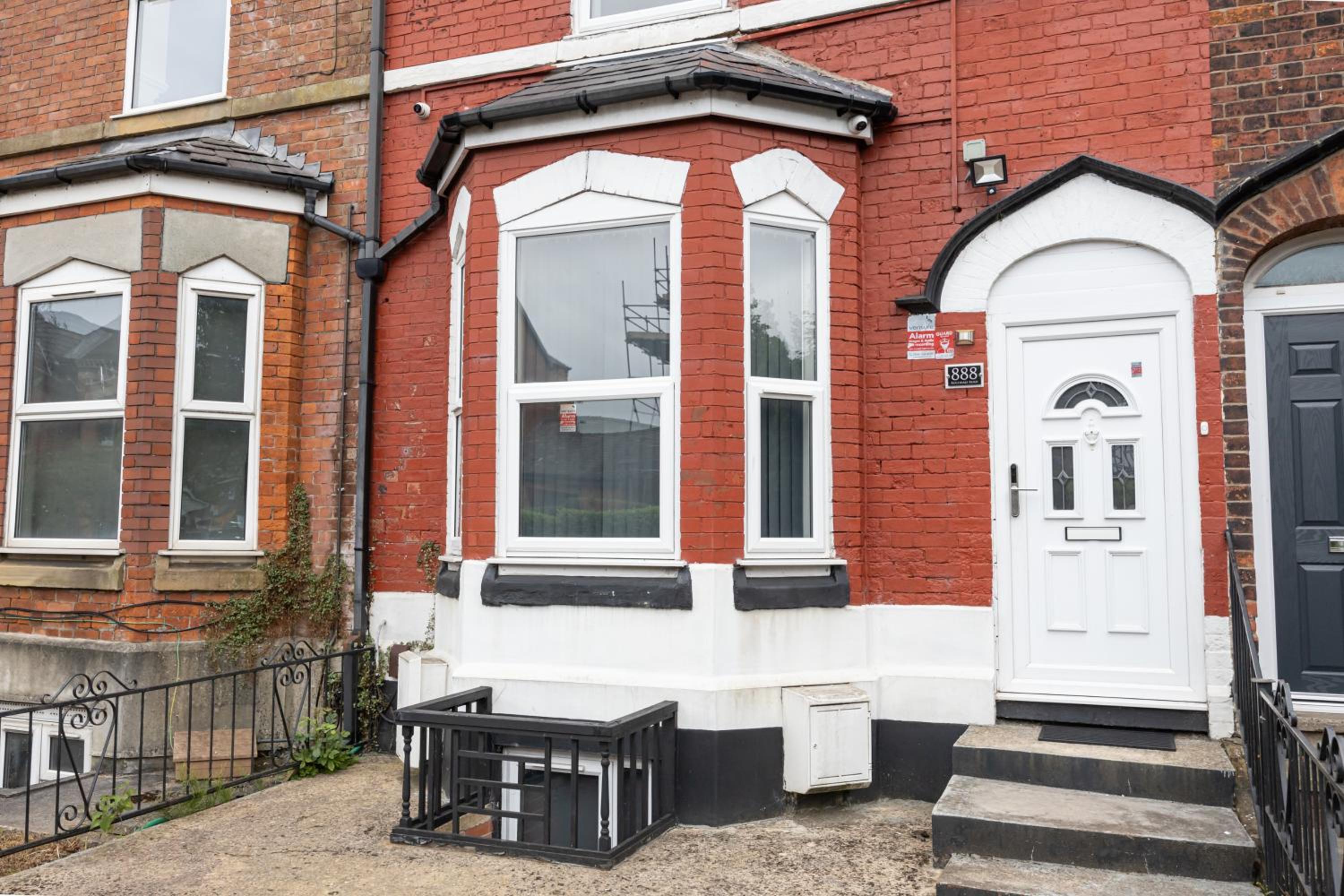 Huge 6BR Manchester Home Sleeps 12 Near City!