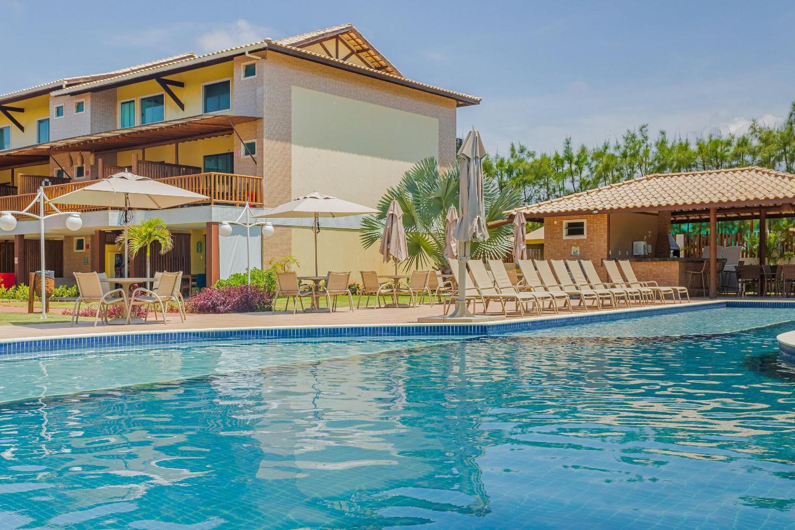 IT84 Wonderful 4-Suite Apartment, Right on the Beach - Itacimirim