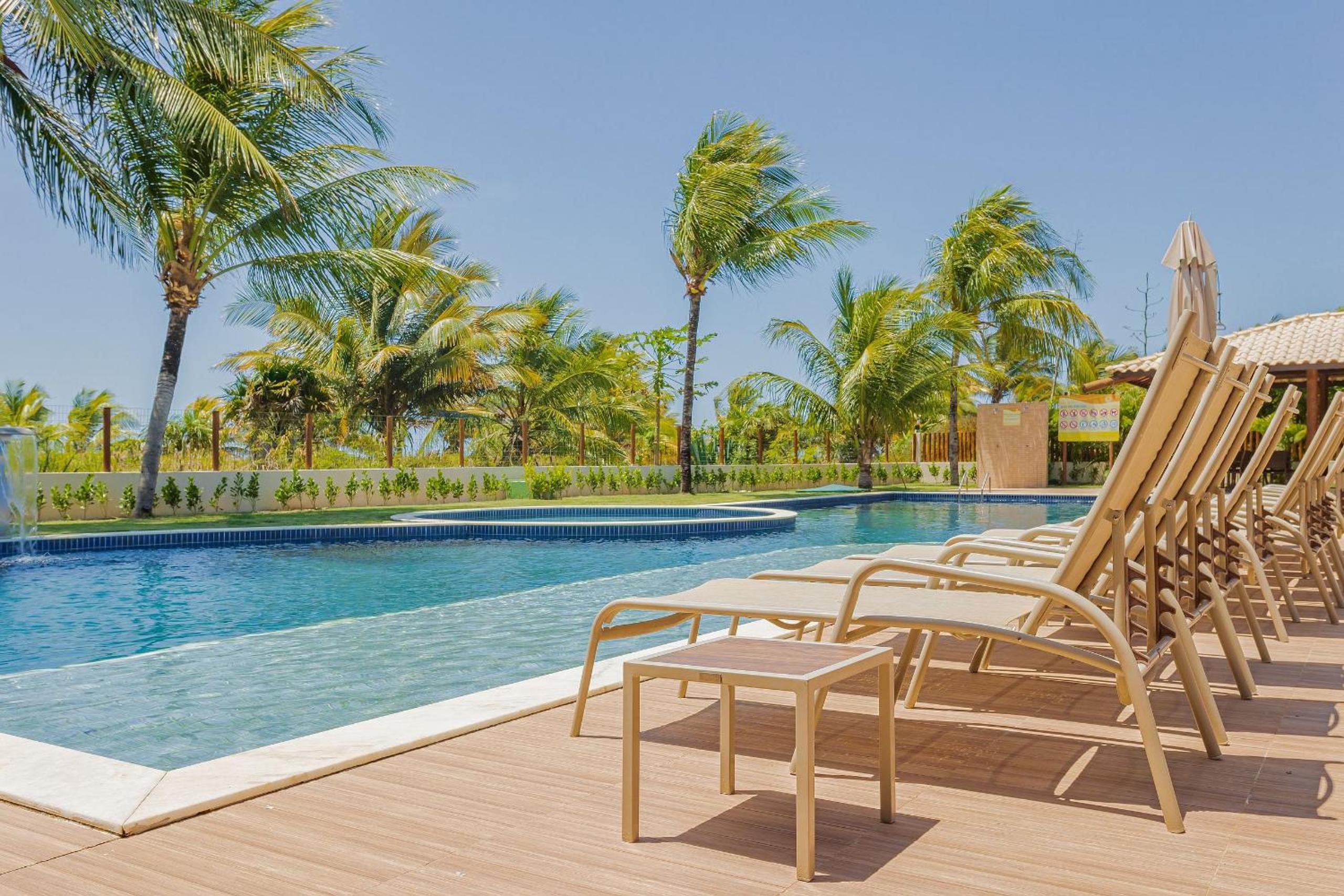 IT84 Wonderful 4-Suite Apartment, Right on the Beach - Itacimirim