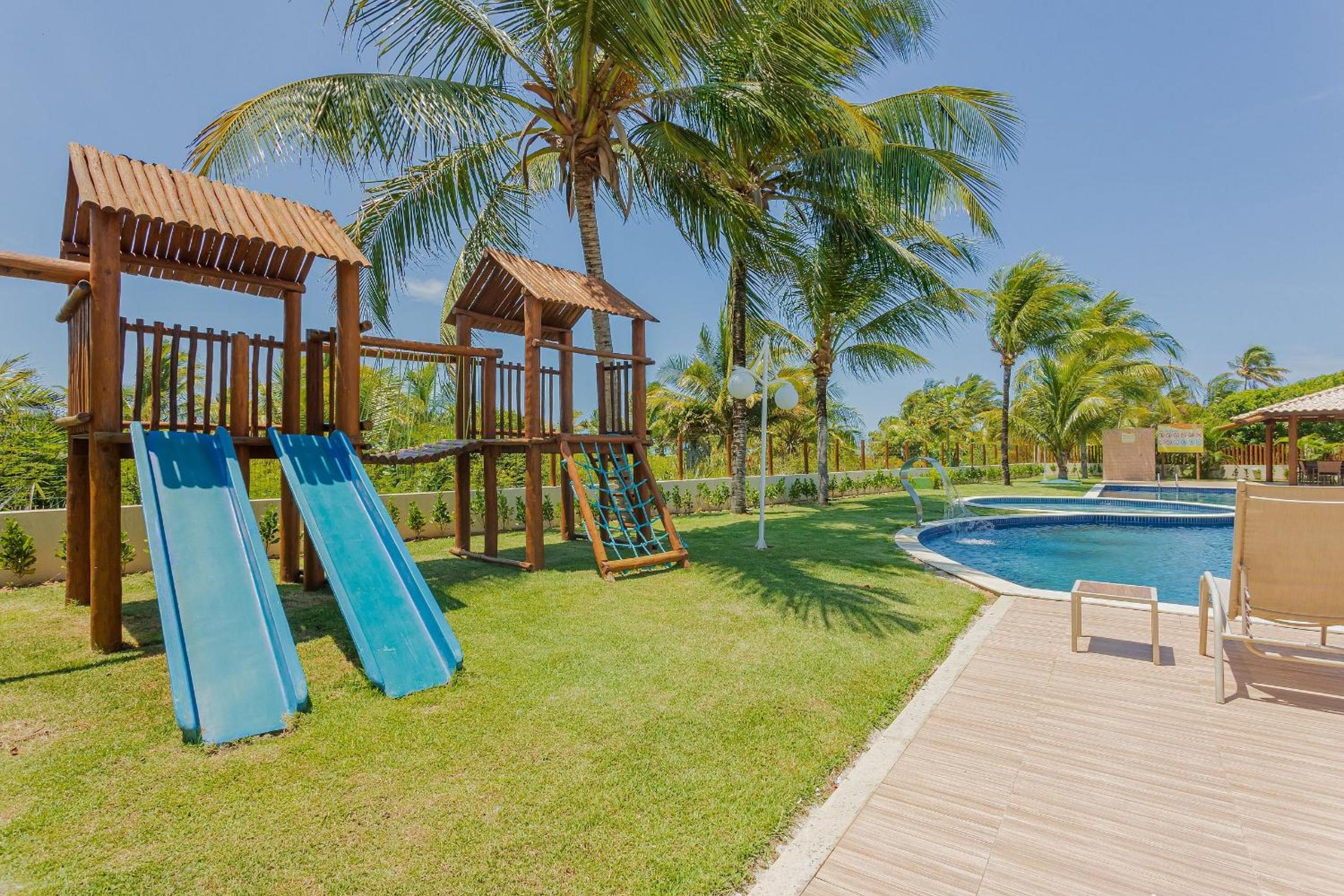 IT84 Wonderful 4-Suite Apartment, Right on the Beach - Itacimirim