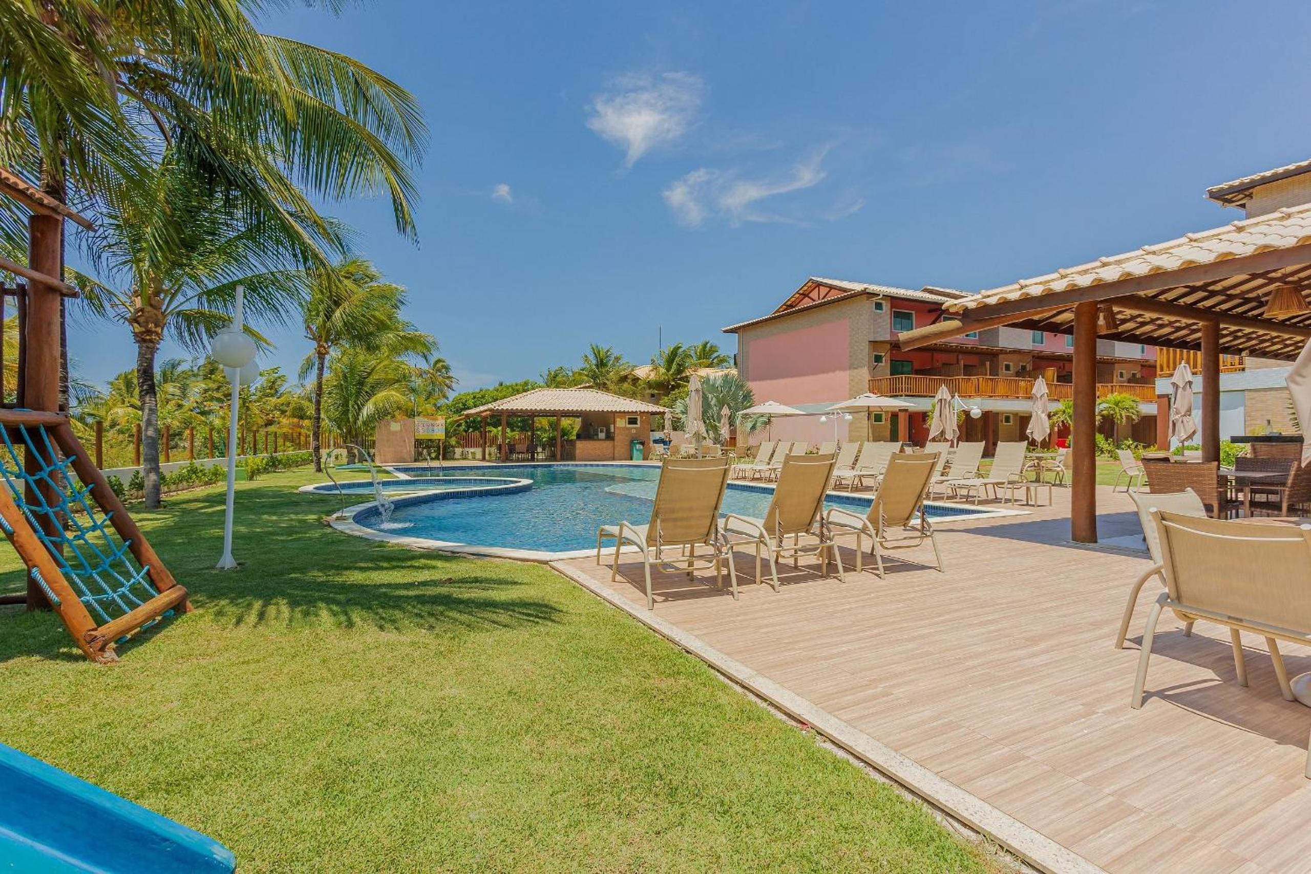 IT84 Wonderful 4-Suite Apartment, Right on the Beach - Itacimirim