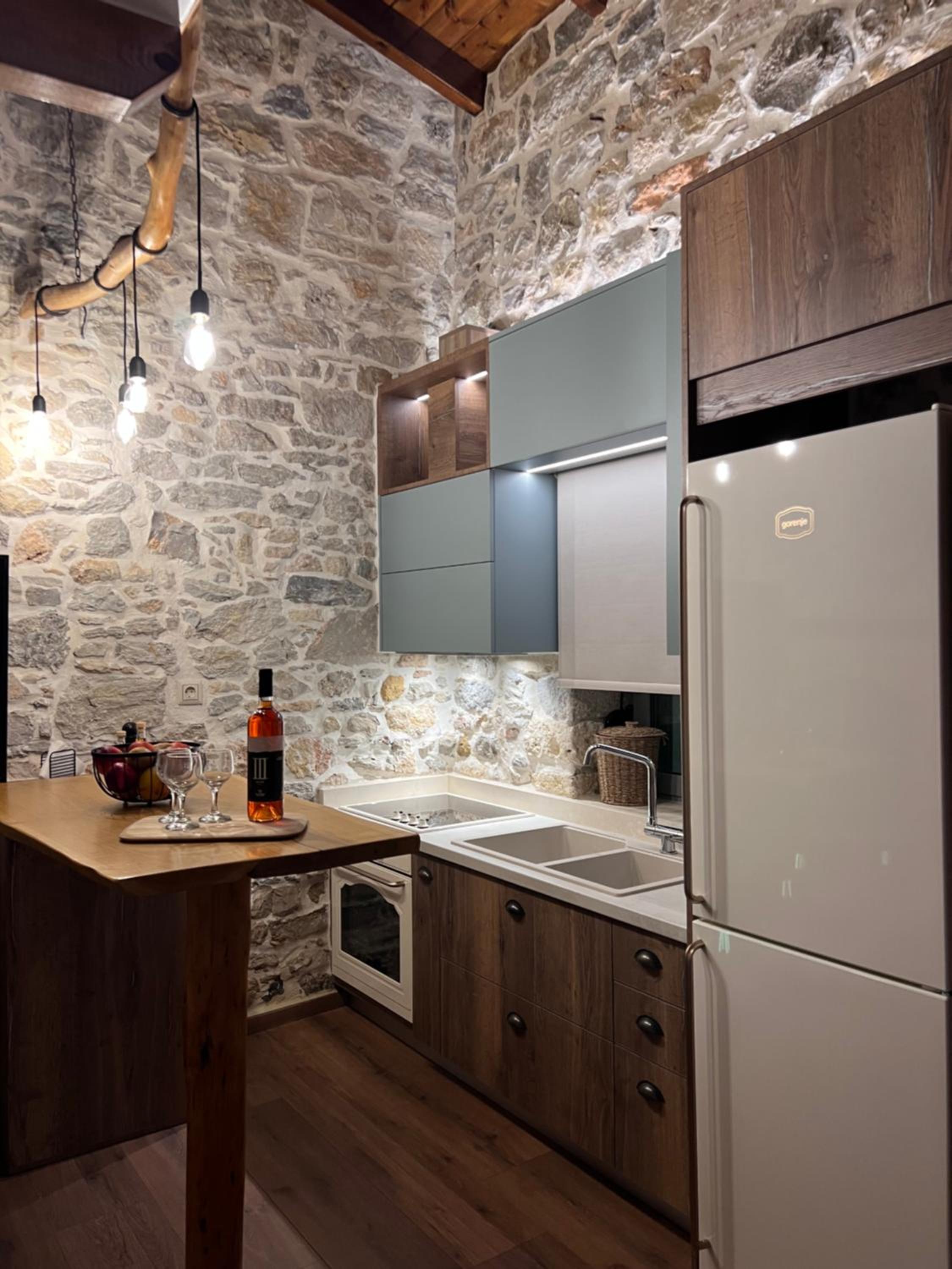 Prina Stone Retreat view 4