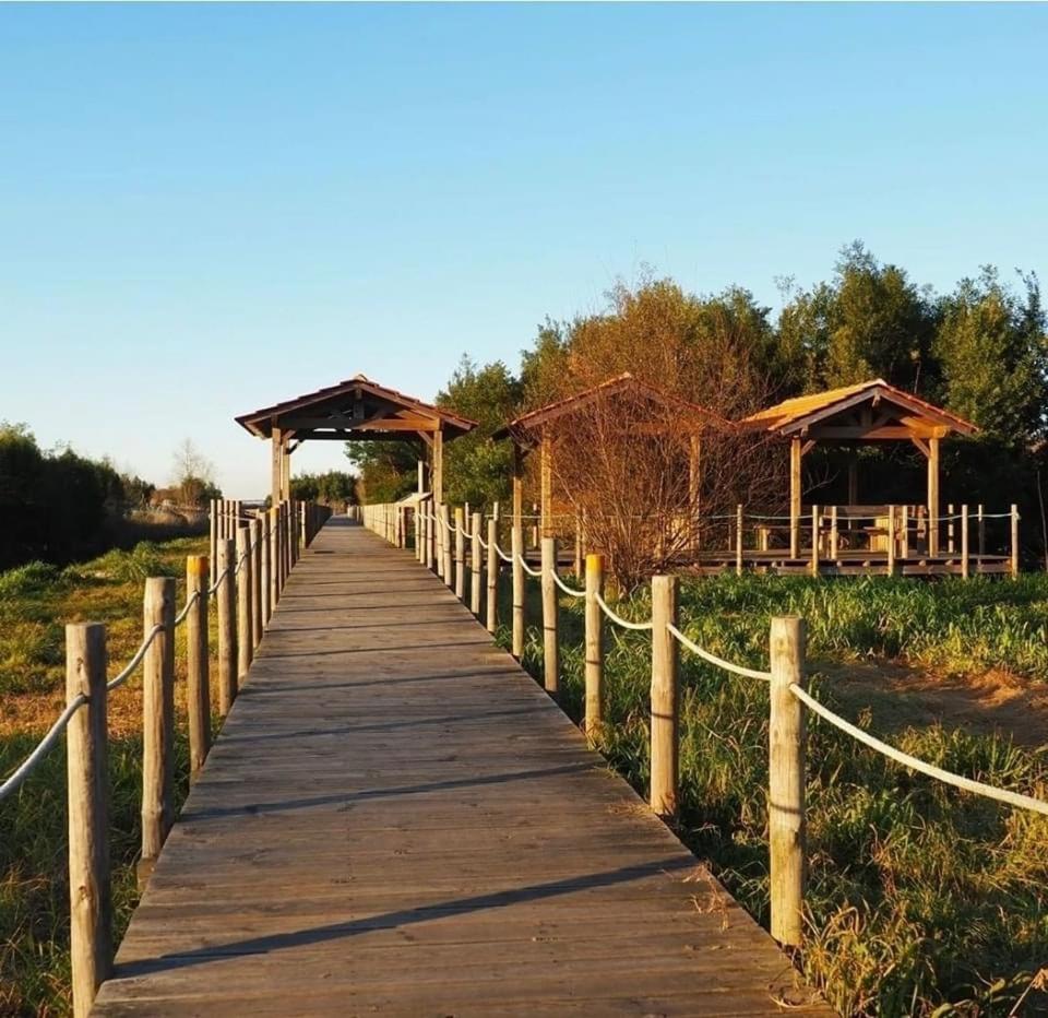200M - Train Station Barrinha Beach House & Pool