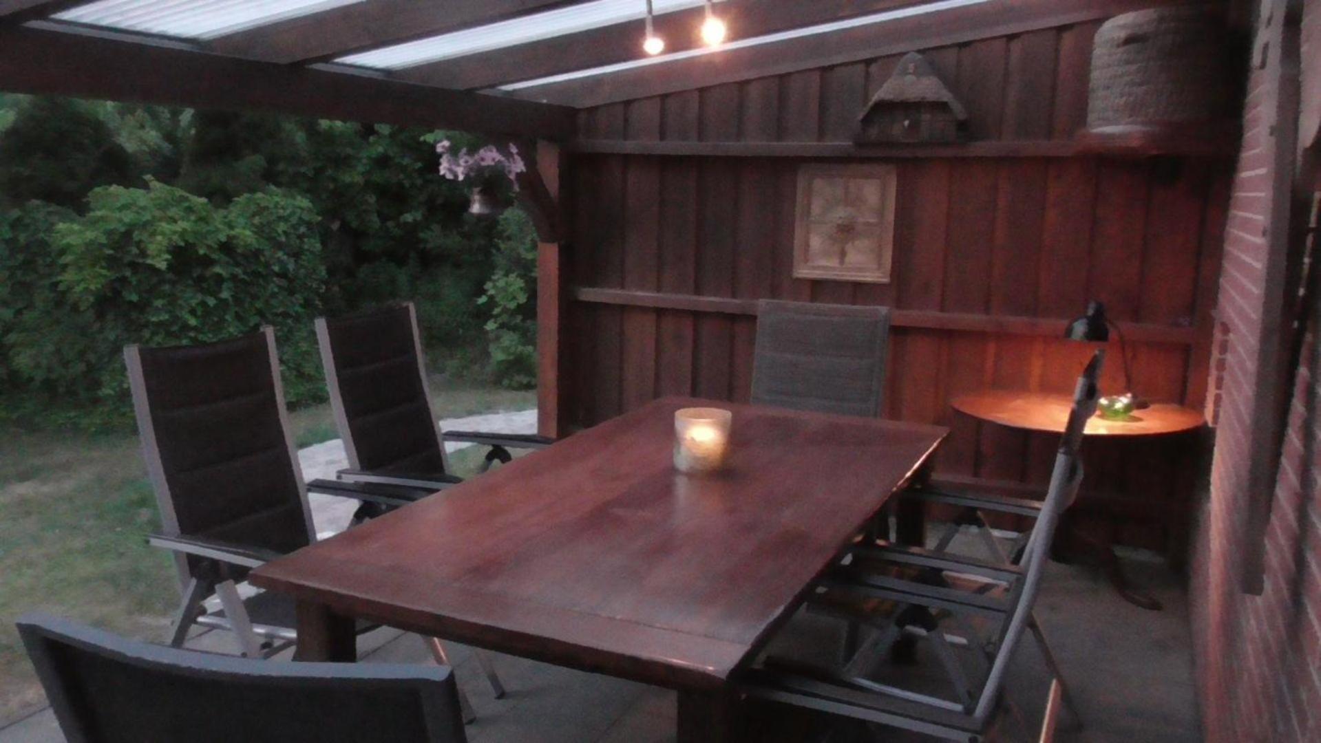 Ferienhaus Mit Überdachter Terrasse Und Carport