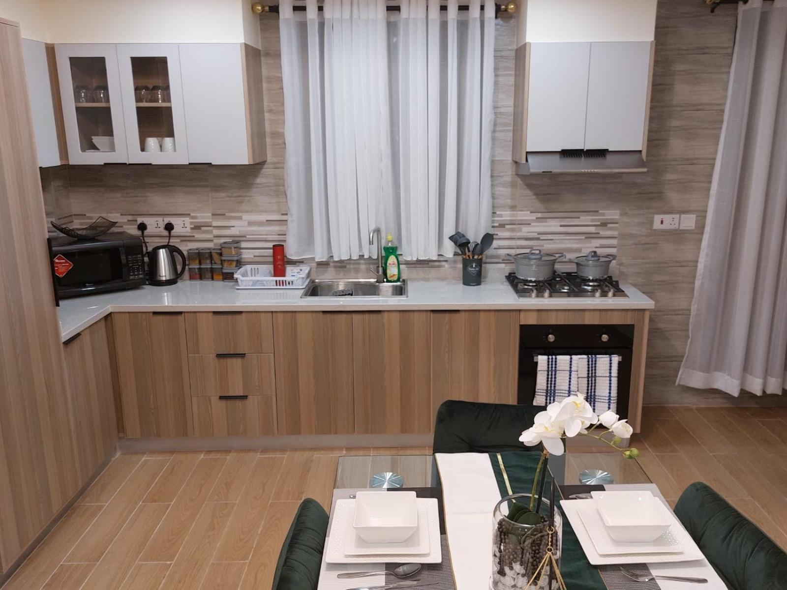 ELEGANT LUXURIOUS HOMES WITH UNBEATABLE CITY VIEWs view 5
