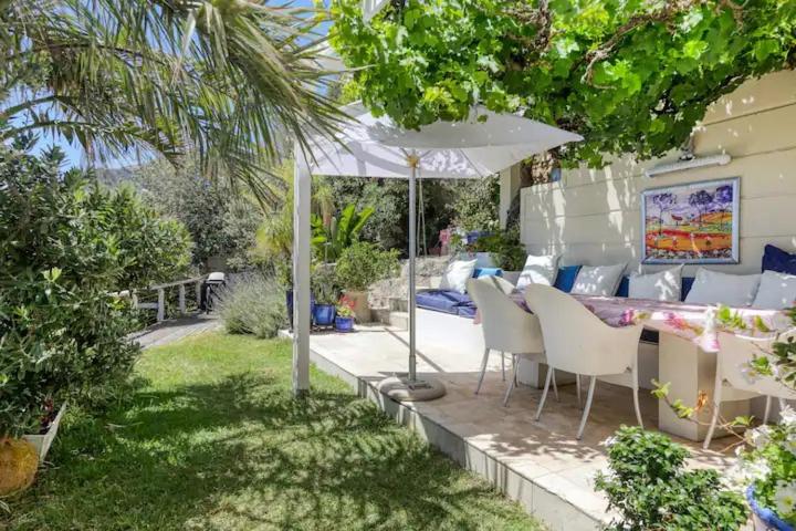 Entire Bungalow in Clifton view 2