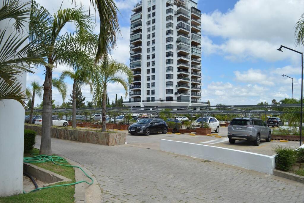 Residencia majestuosa en Marinas Golf, Tigre