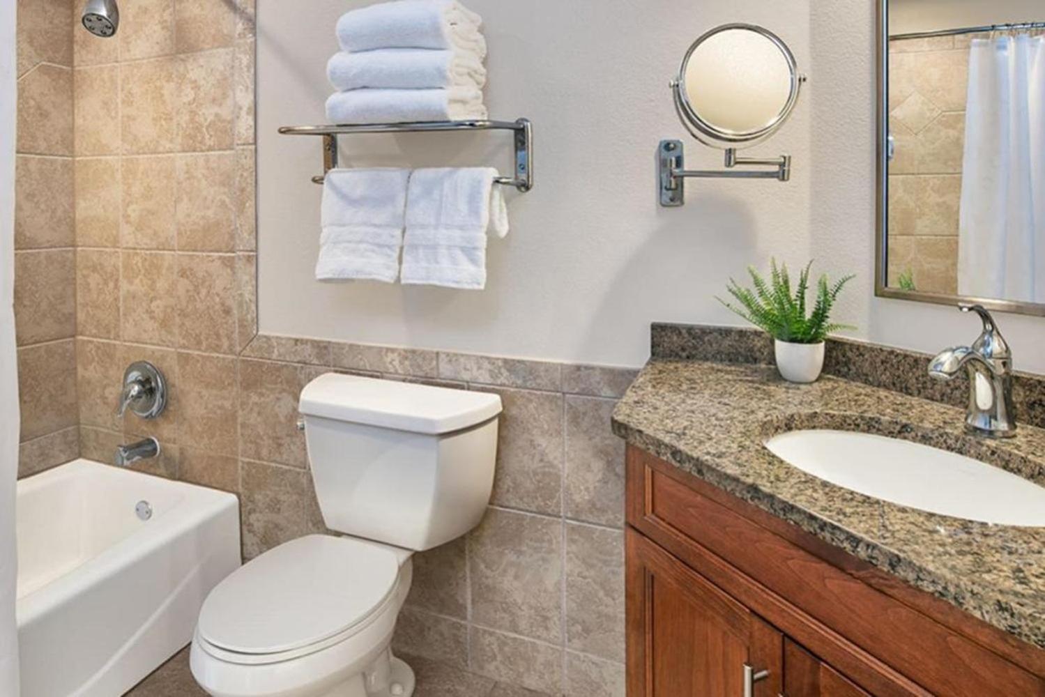 Relax in this resort 1BD condo with amazing amenities after sightseeing Myrtle Beach