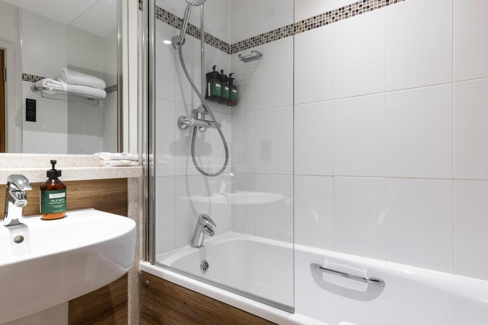 Oxford Vacations - voco Oxford Thames, an IHG Hotel - Property Image 182
