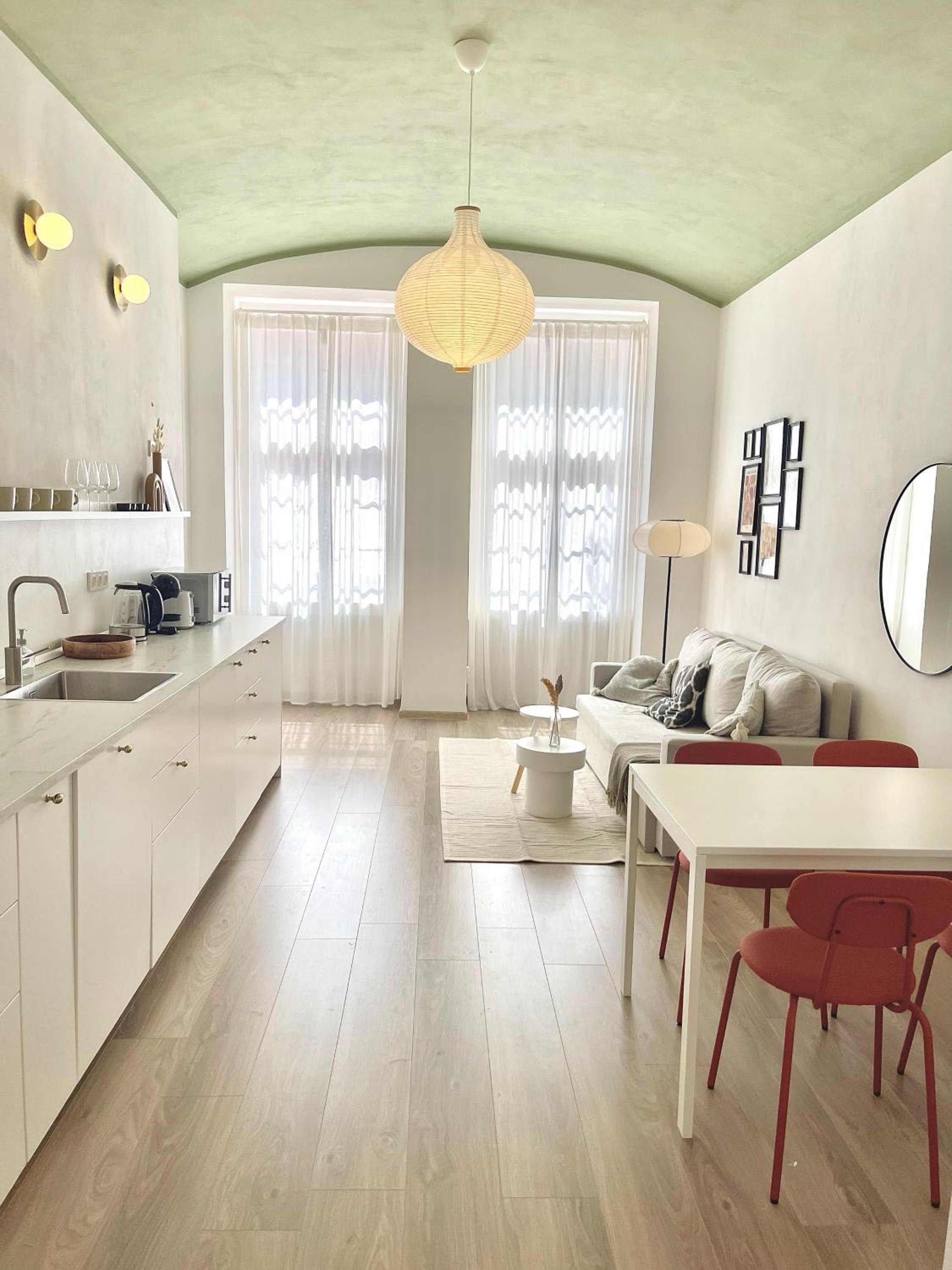 Rentero natural ground base Apartment, Prague