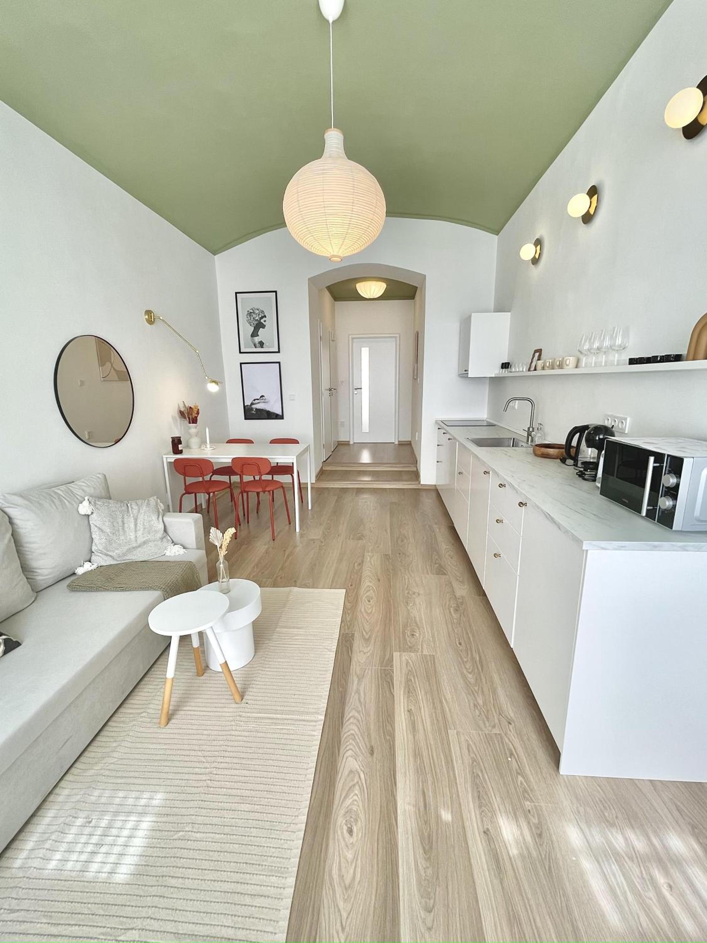 Rentero natural ground base Apartment, Prague