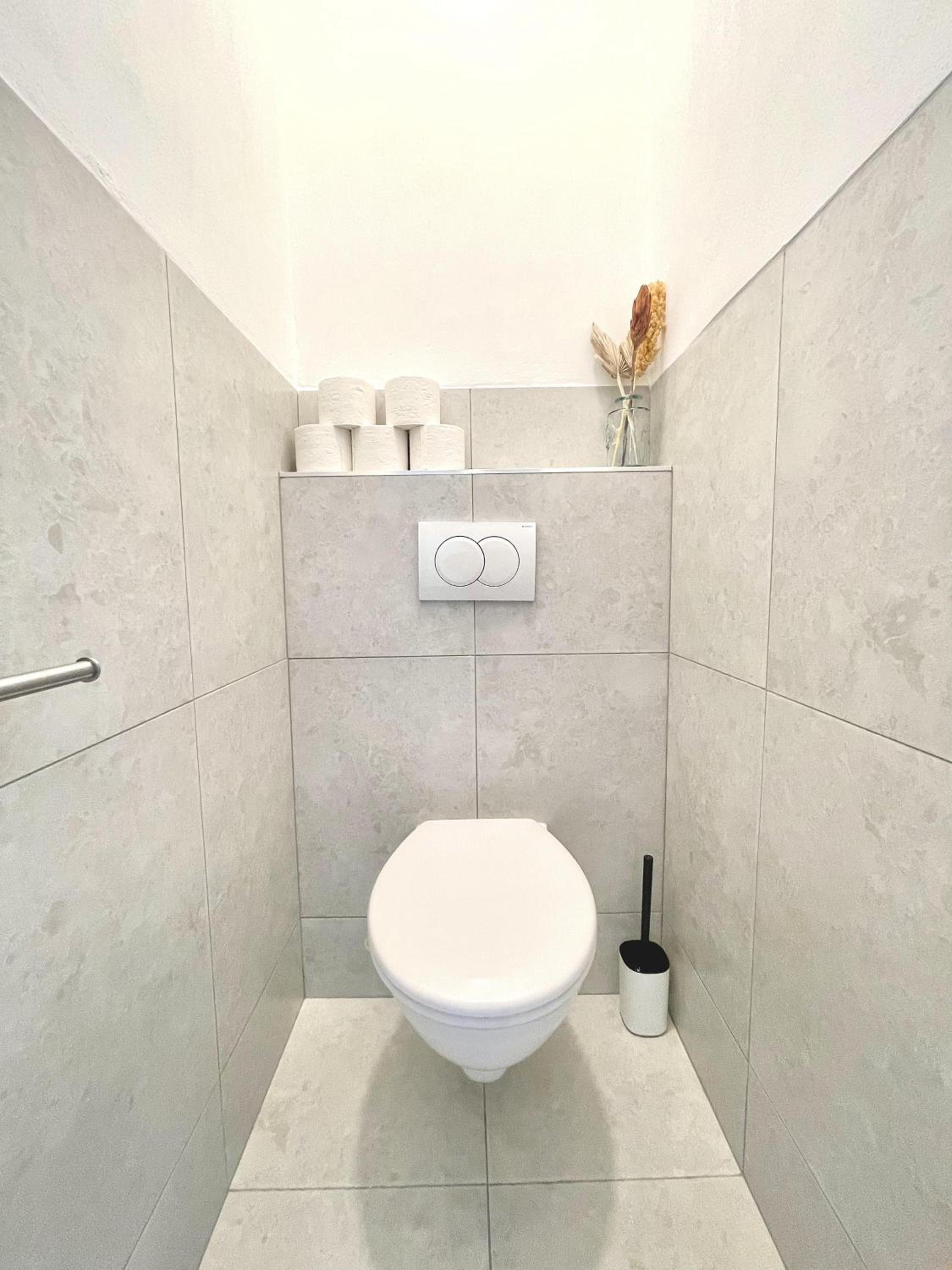 Rentero natural ground base Apartment, Prague