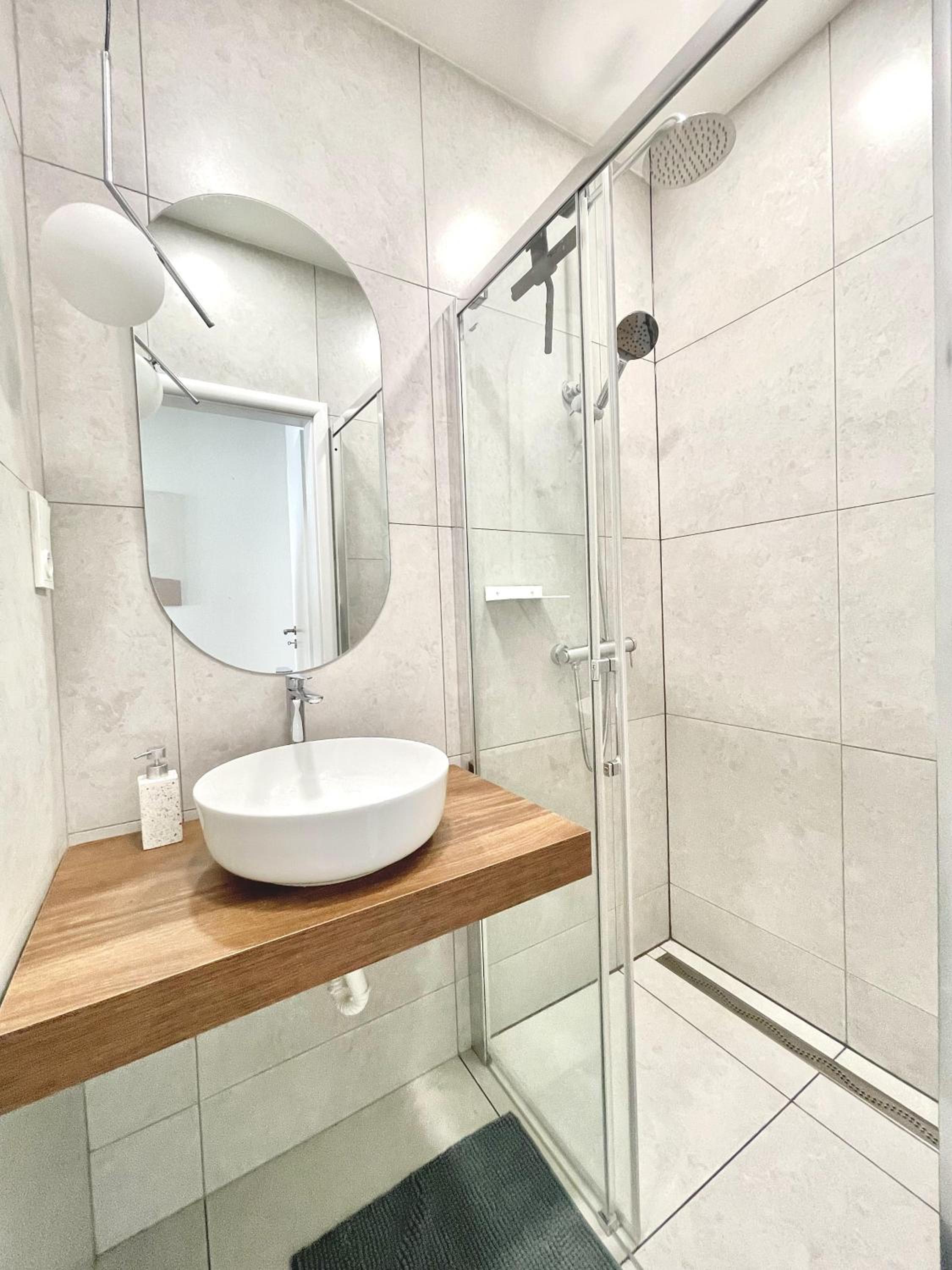 Rentero natural ground base Apartment, Prague