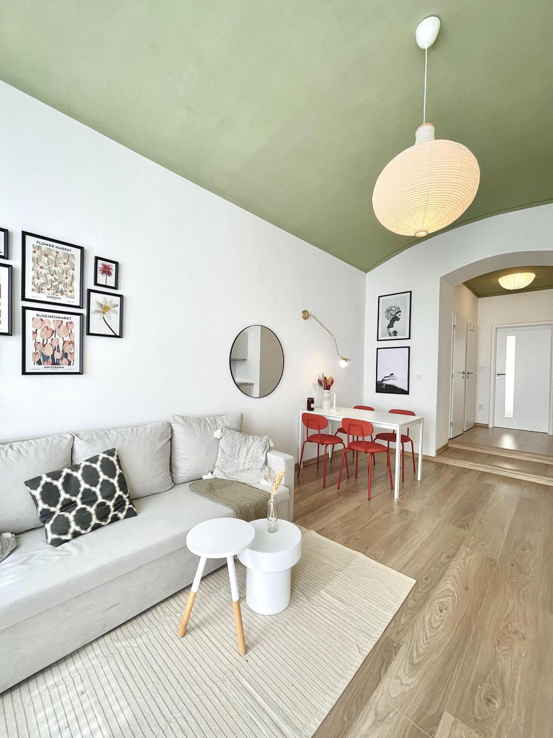 Rentero natural ground base Apartment, Prague