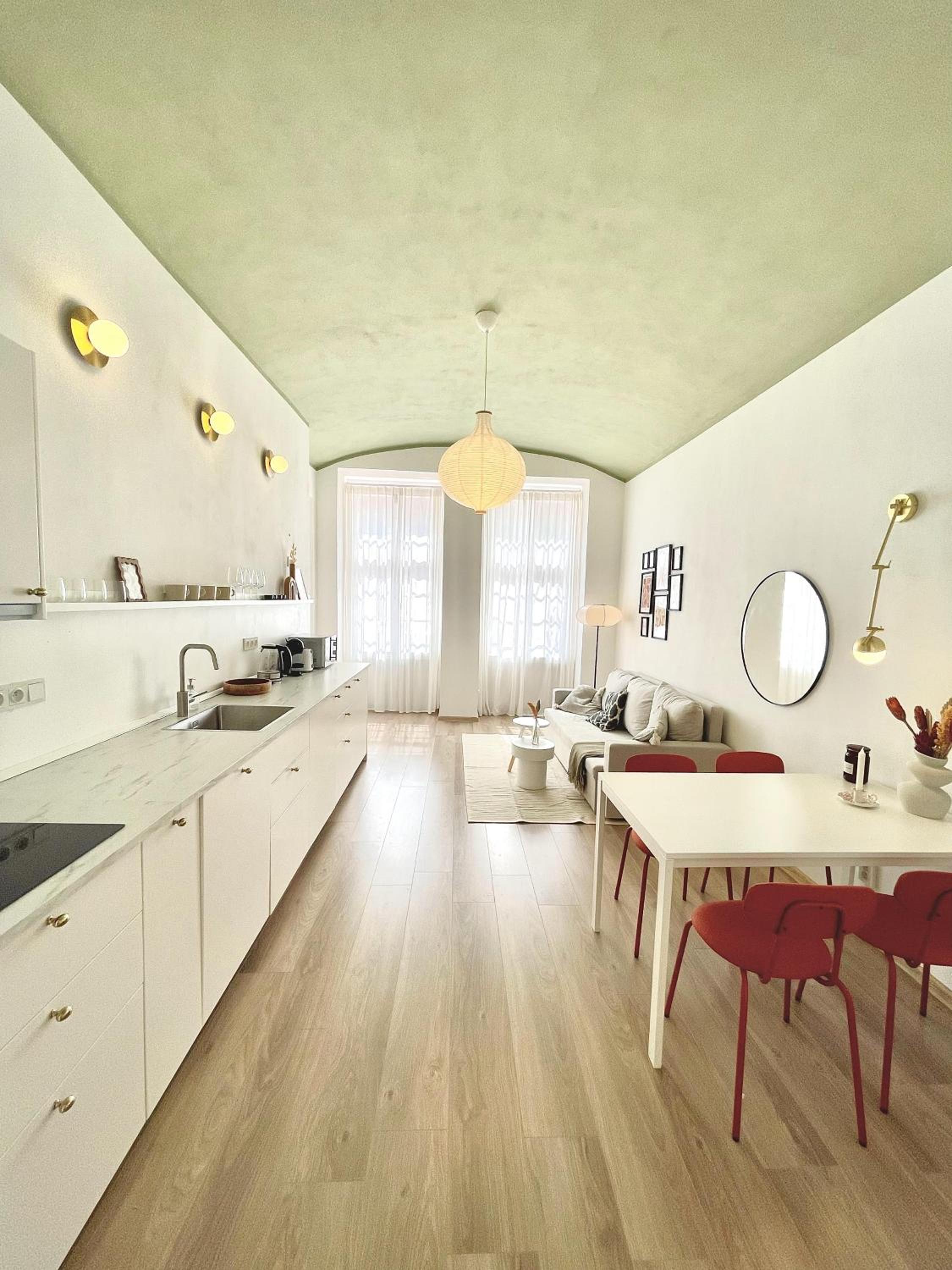 Rentero natural ground base Apartment, Prague