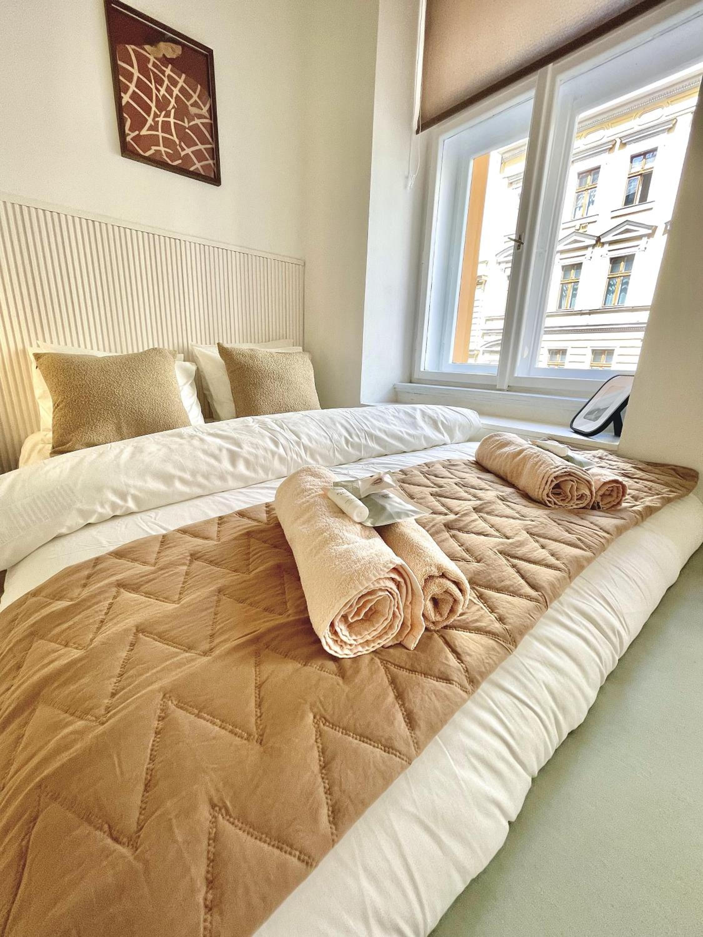 Rentero natural ground base Apartment, Prague