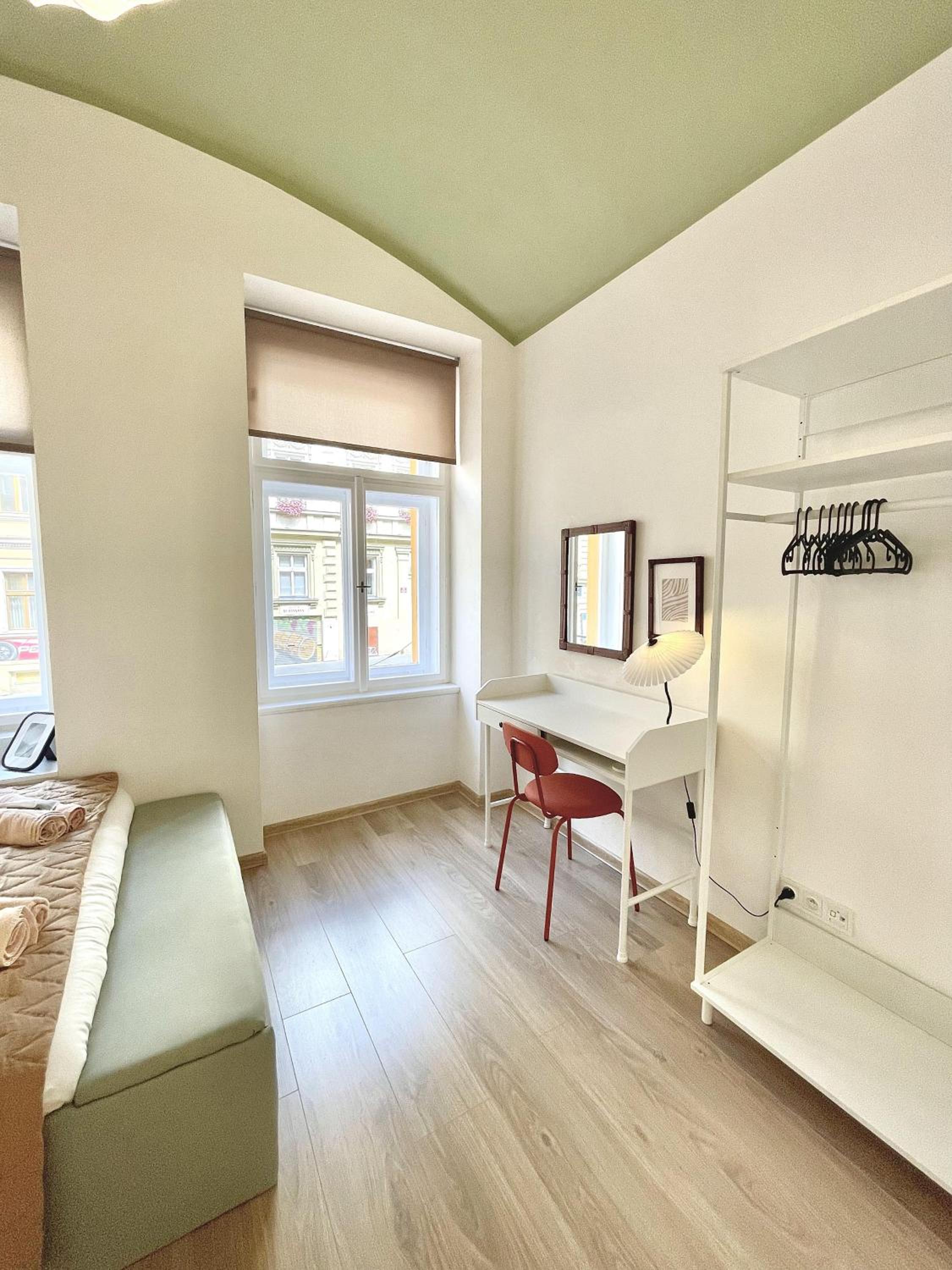 Rentero natural ground base Apartment, Prague