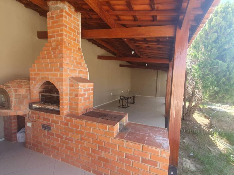 Casa com churrasqueira ampla