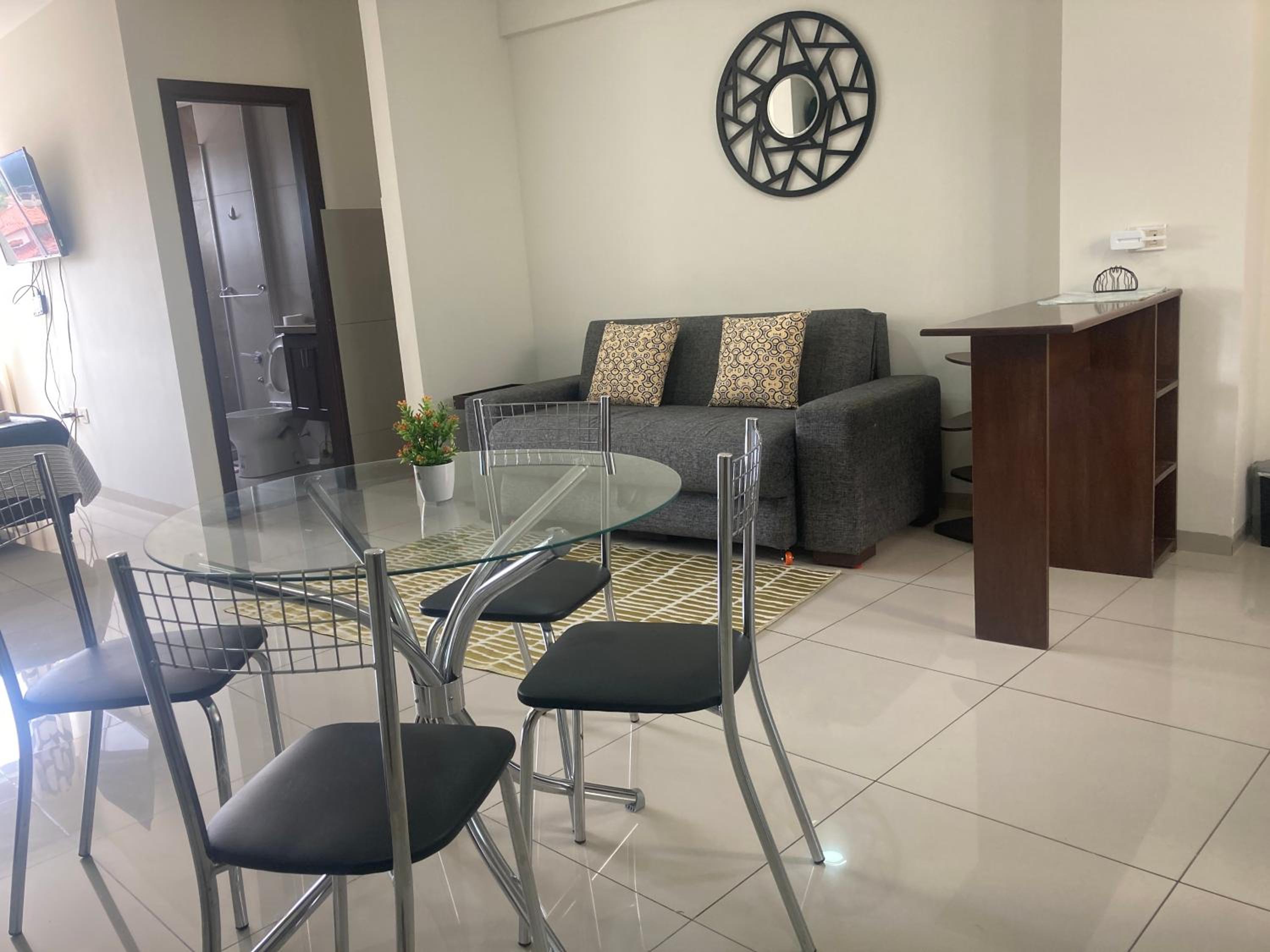 305Monoambiente centrico Isuto