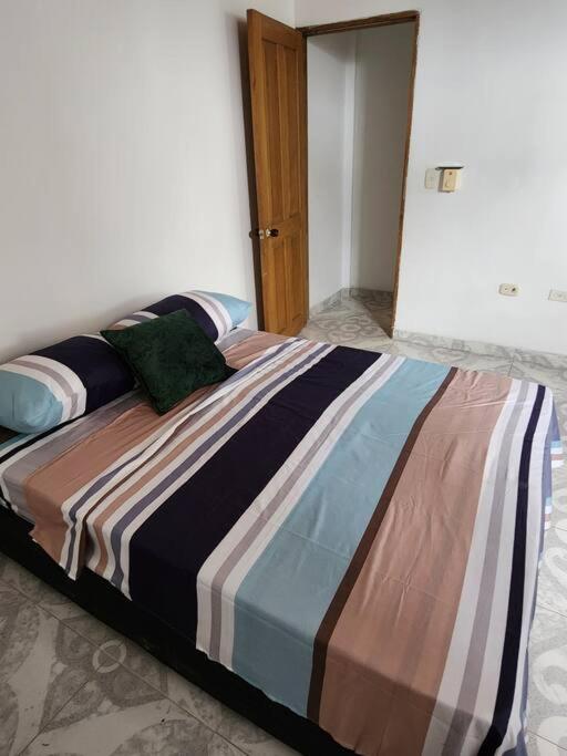 Hermoso apartamento en zona rosa, habitación principal con aire acondicionado