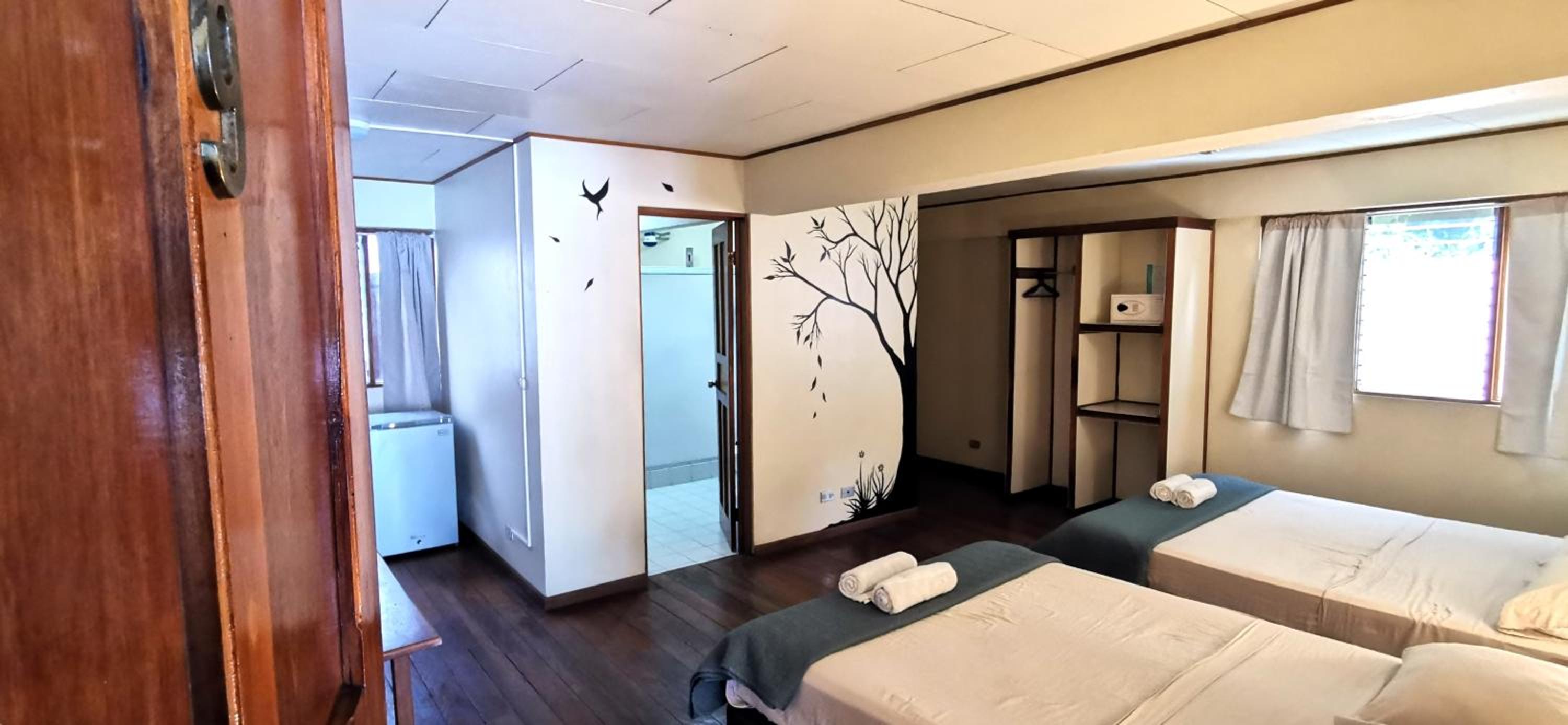 Tajalin Hostel - Montezuma Beach, Central location!