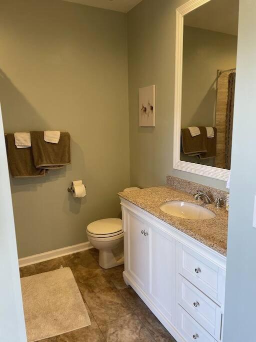 Smokey Mountain Getaway - new renovation - Mountain Views with Sunsets view 5