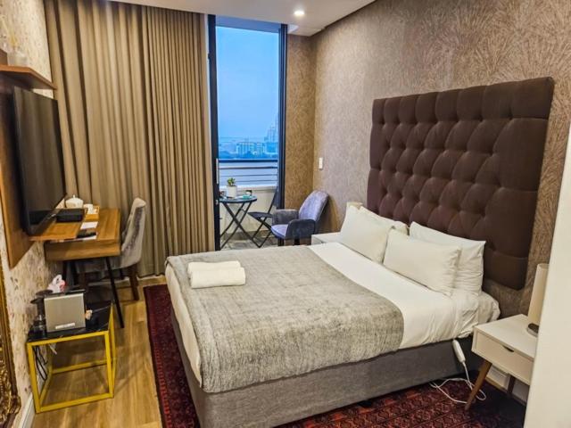 Illovo Central Apartments