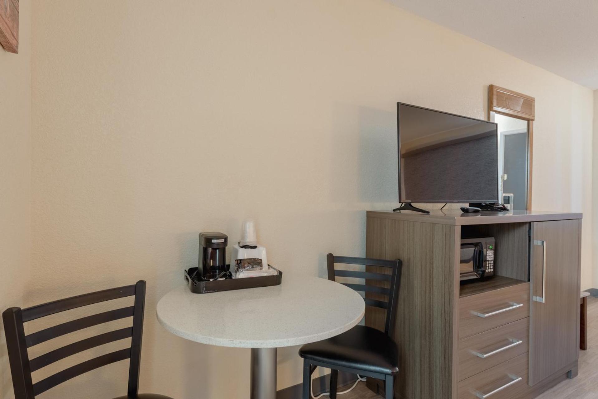 Cortez Vacations - Econo Lodge Cortez near Mesa Verde - Property Image 23