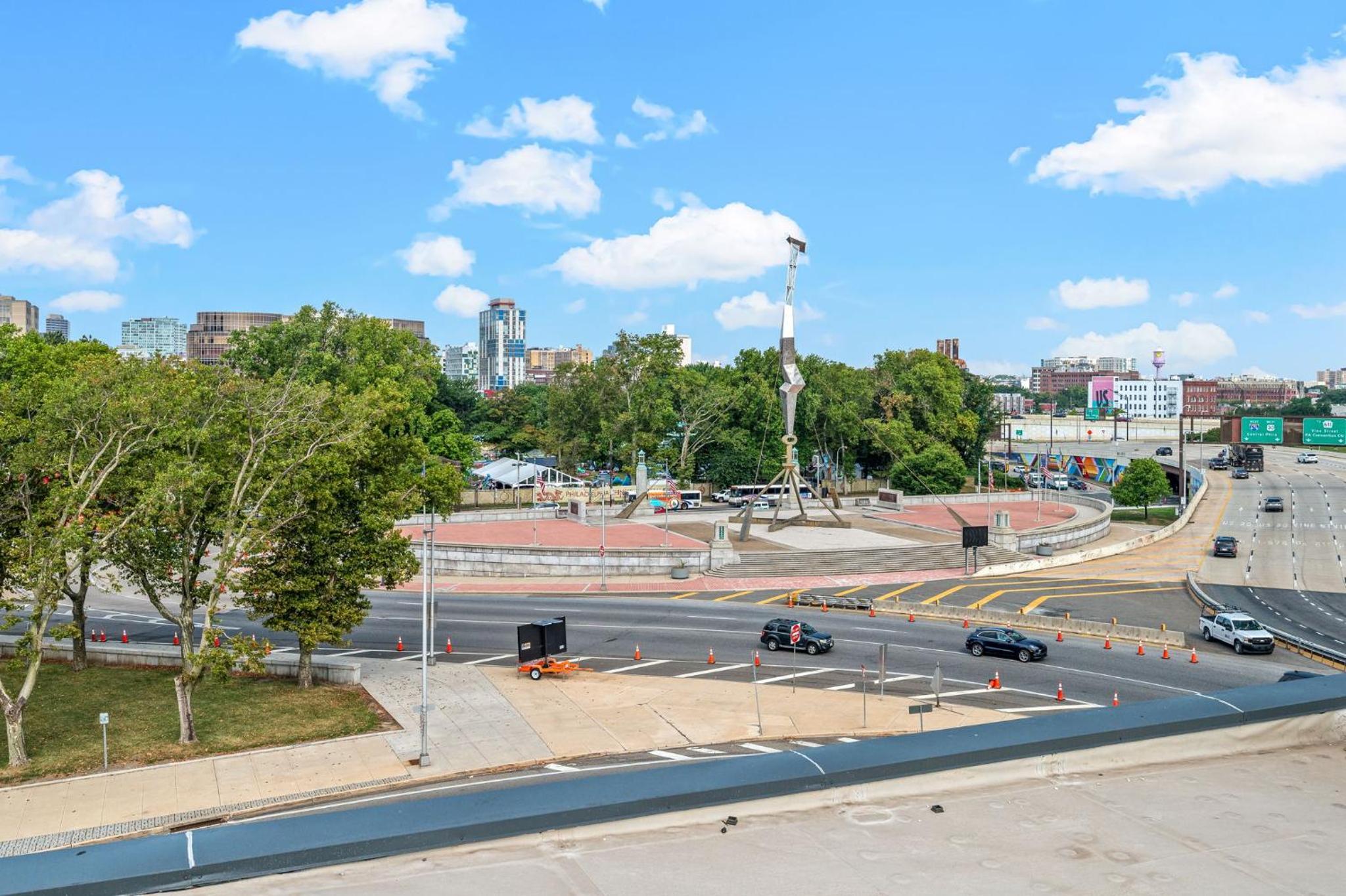 New! Luxury Apt with Pool, Roof Deck, Fitness Center, King Bed view 4
