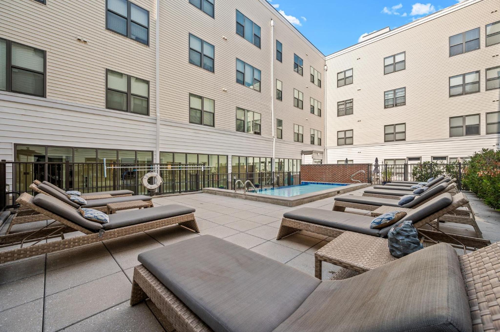New! Luxury Apt with Pool, Roof Deck, Fitness Center, King Bed view 5