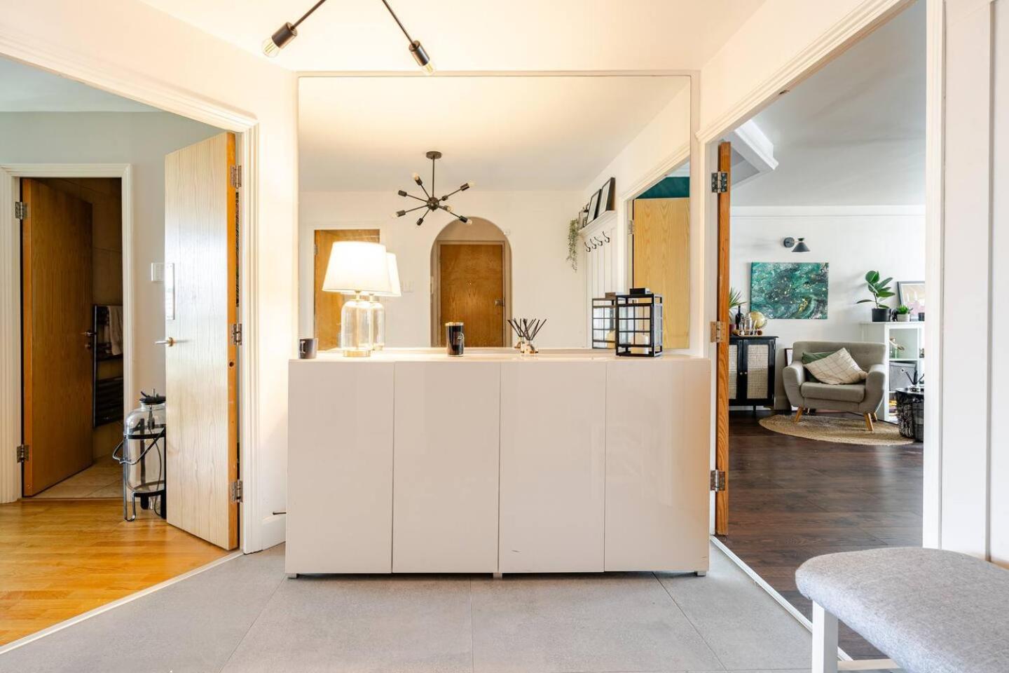 Stunning 2 bed Riverside Flat — London