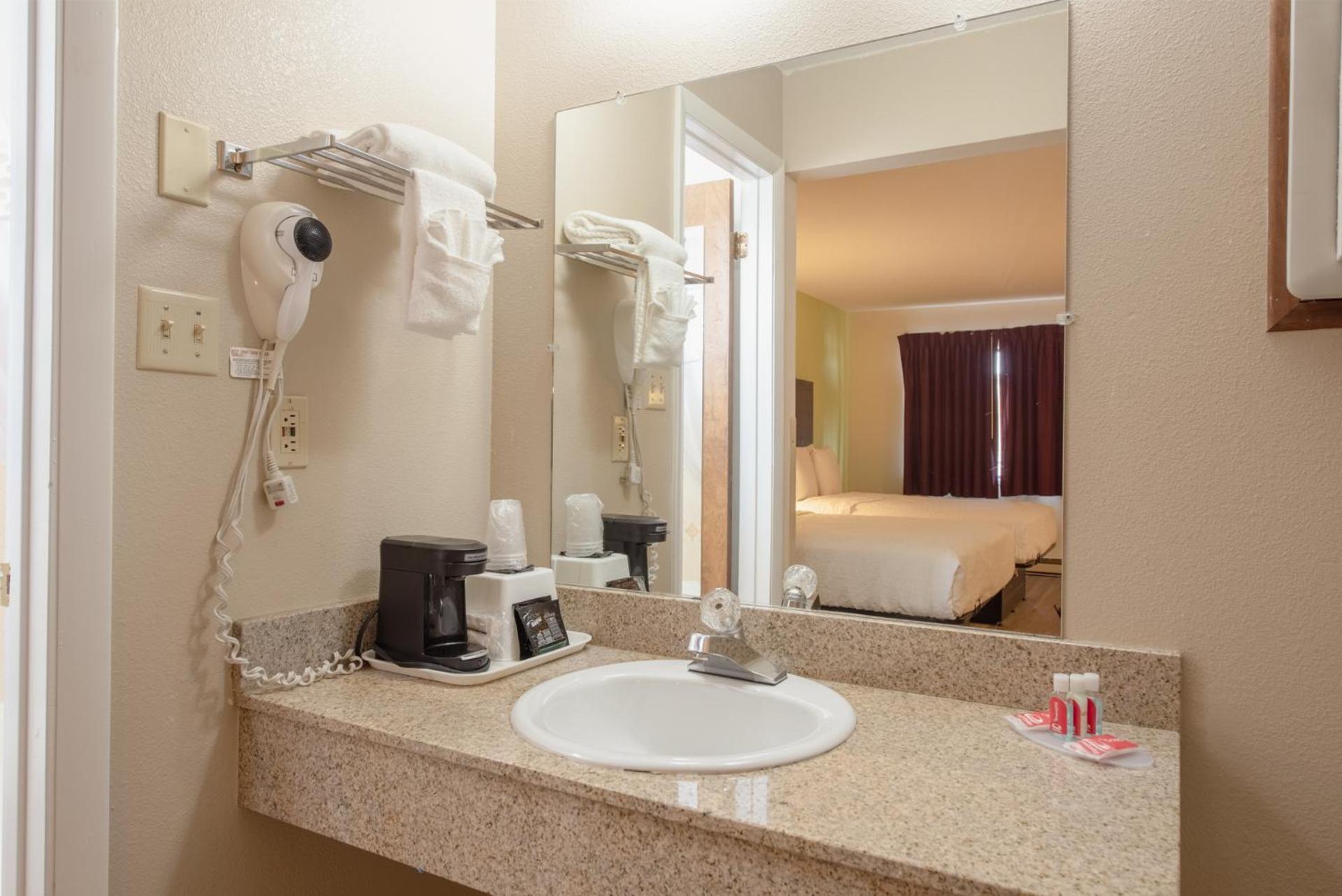 Cortez Vacations - Econo Lodge Cortez near Mesa Verde - Property Image 28