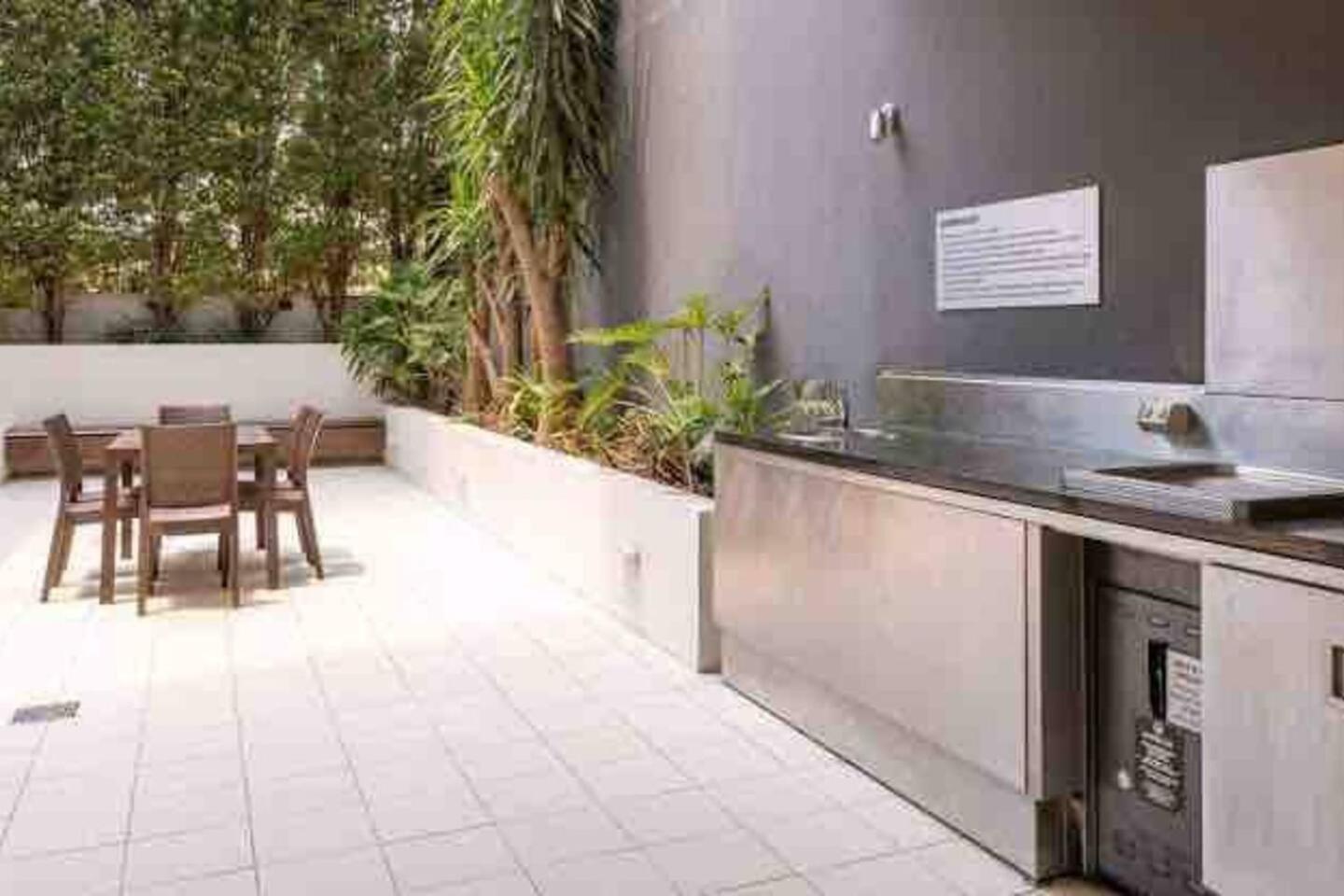 Brisbane City Apartment Living