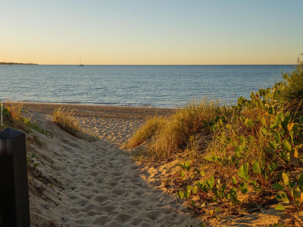 Stunner 2 min walk to beach
