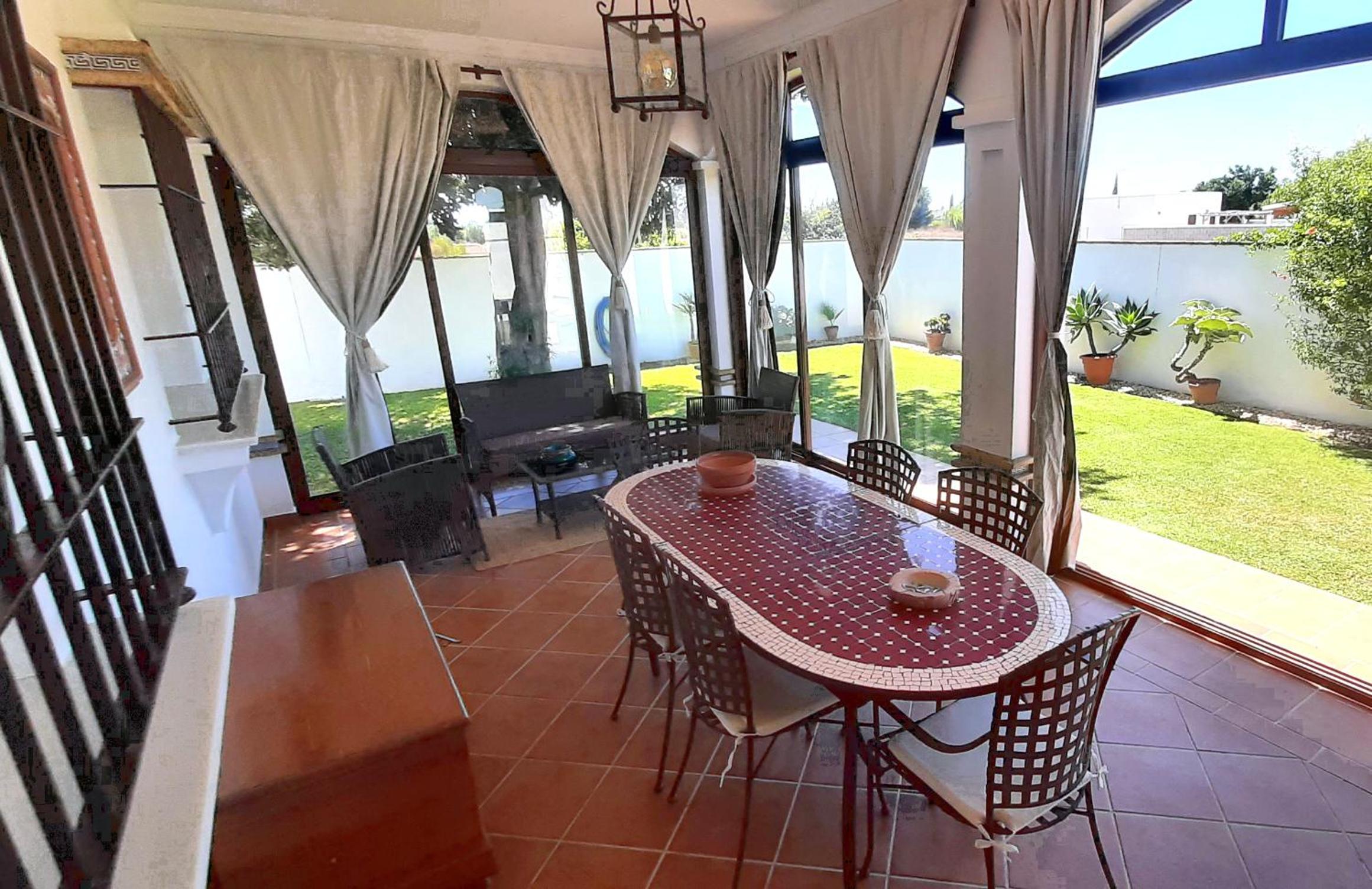 Chalet con piscina privada casa Pepa