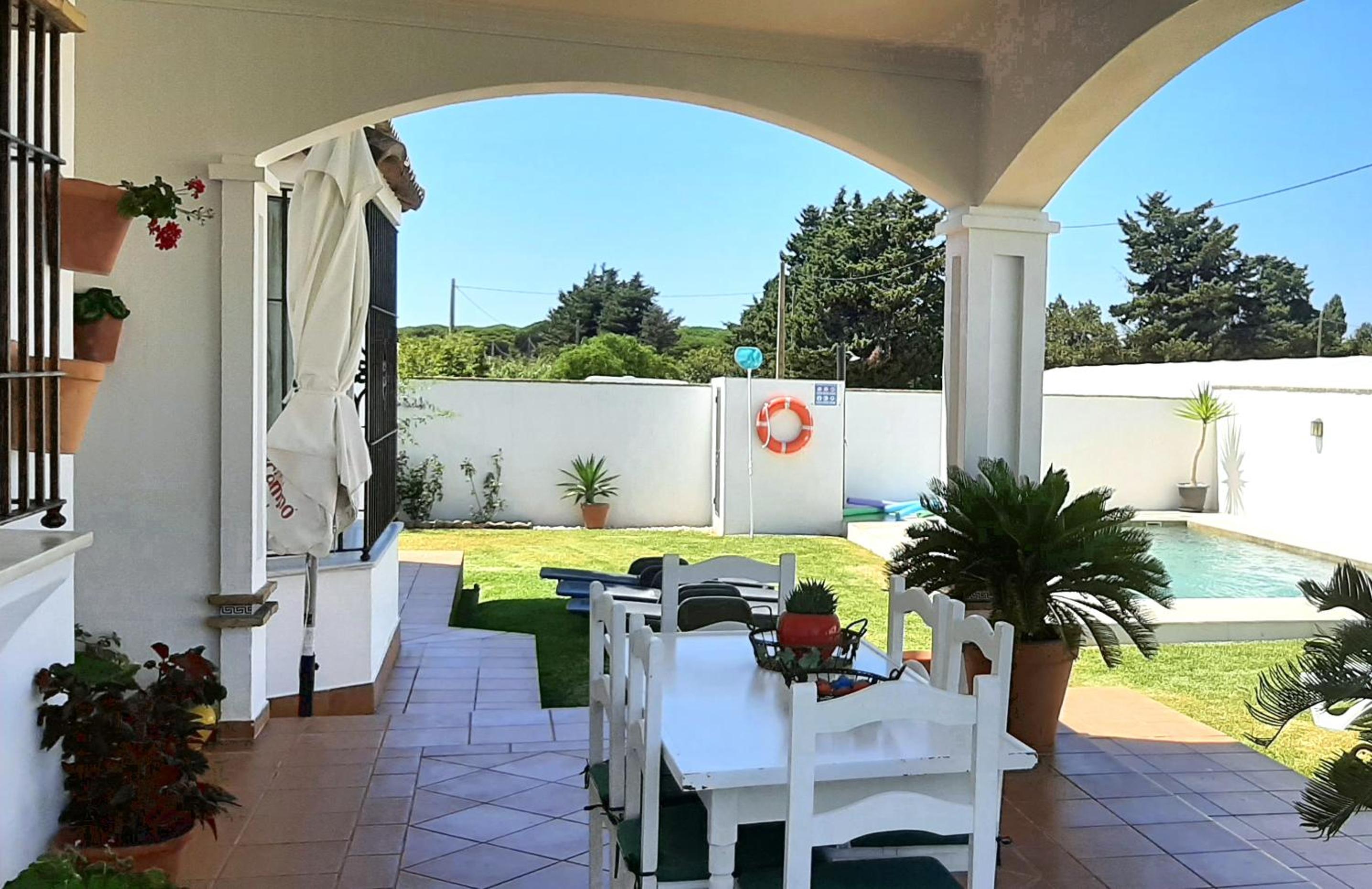 Chalet con piscina privada casa Pepa