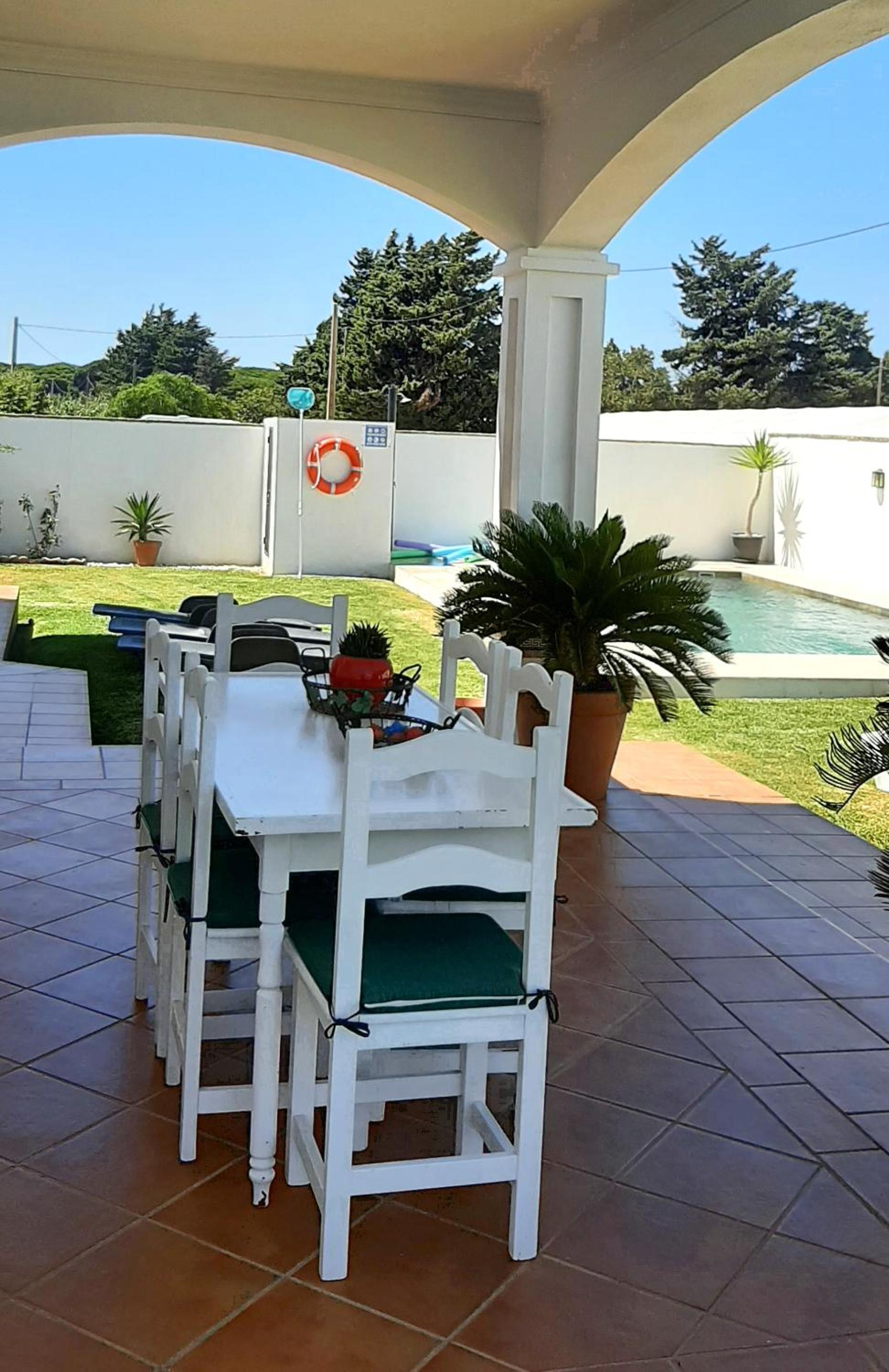 Chalet con piscina privada casa Pepa