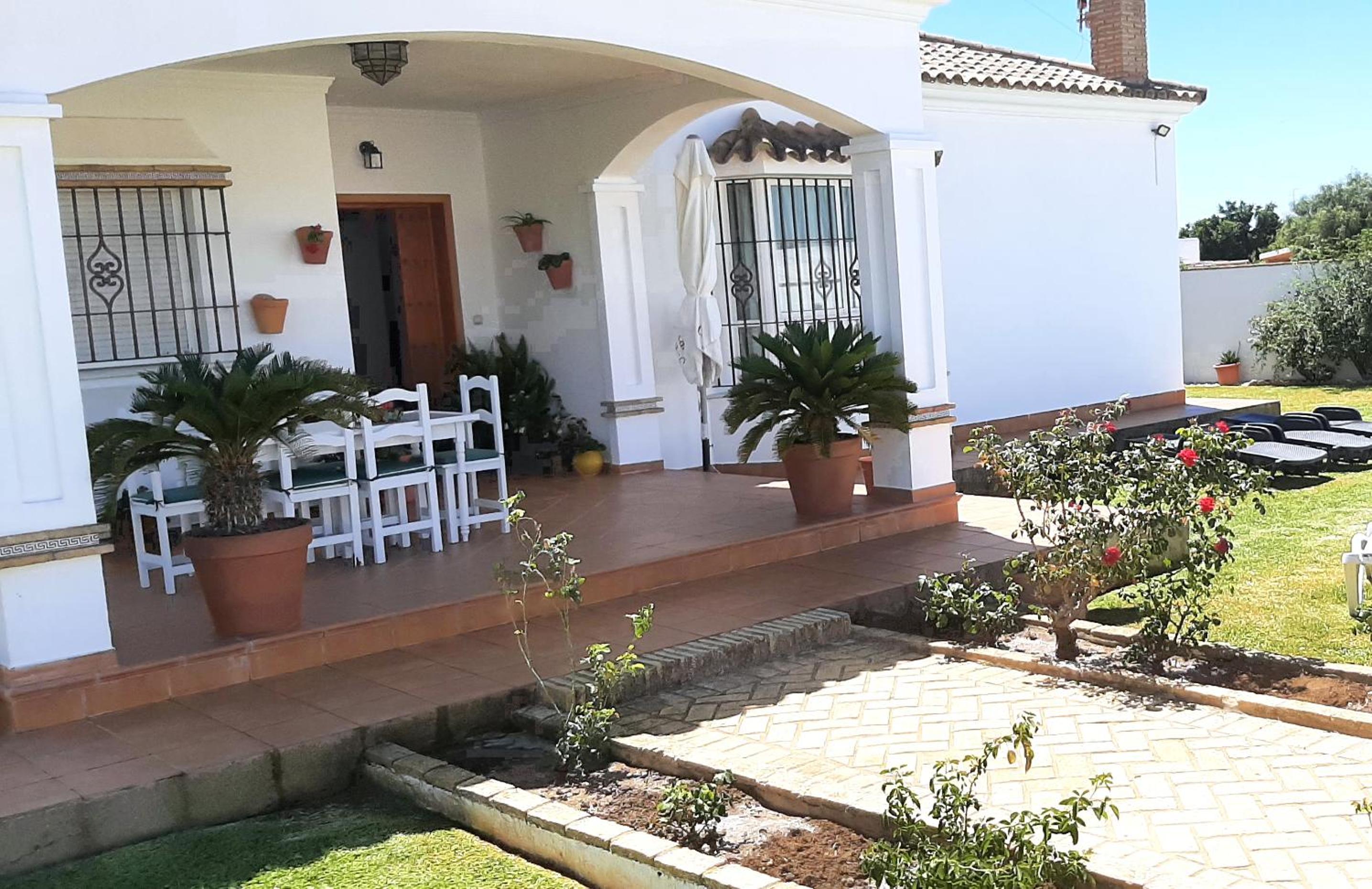 Chalet con piscina privada casa Pepa