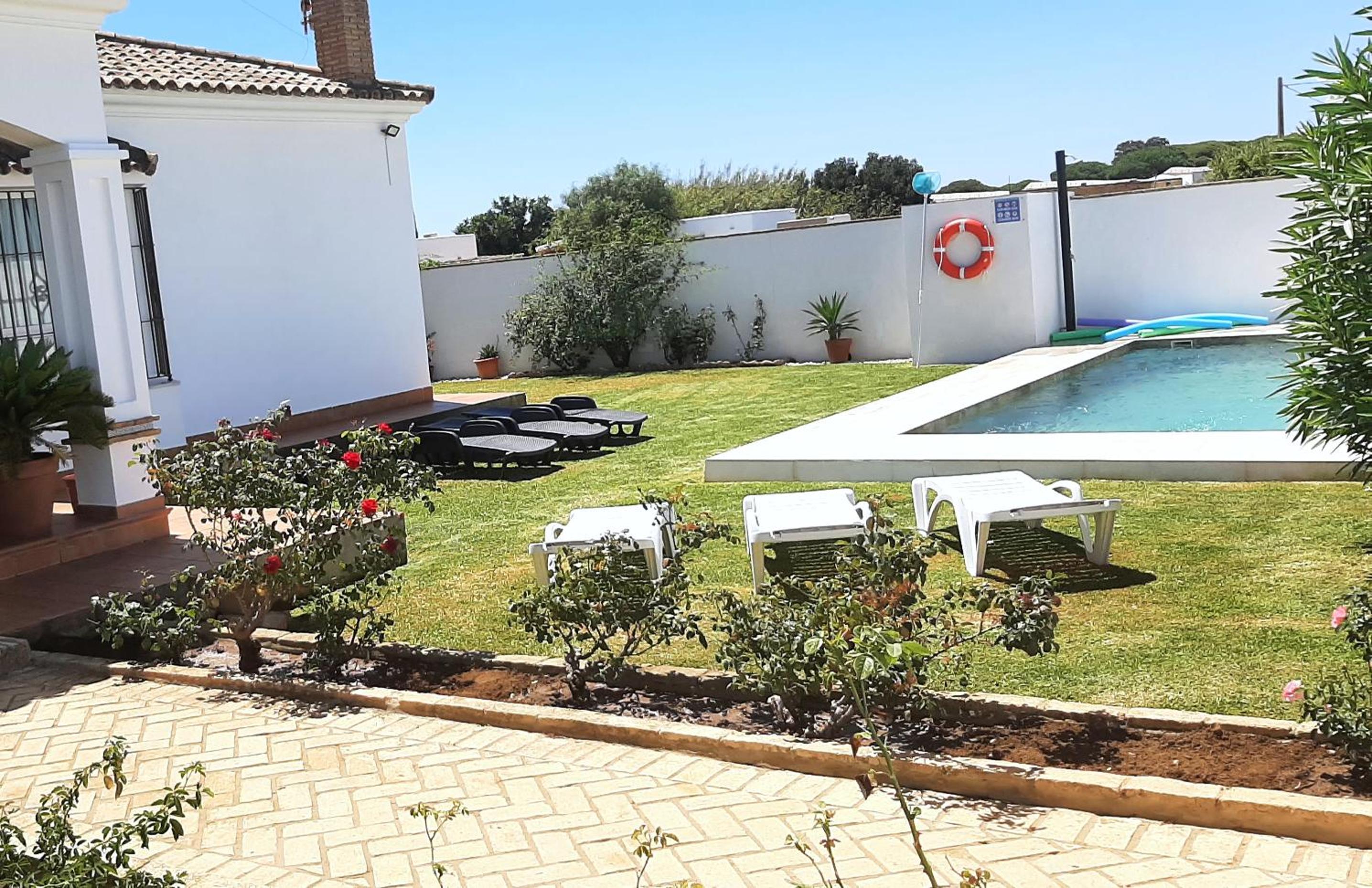 Chalet con piscina privada casa Pepa
