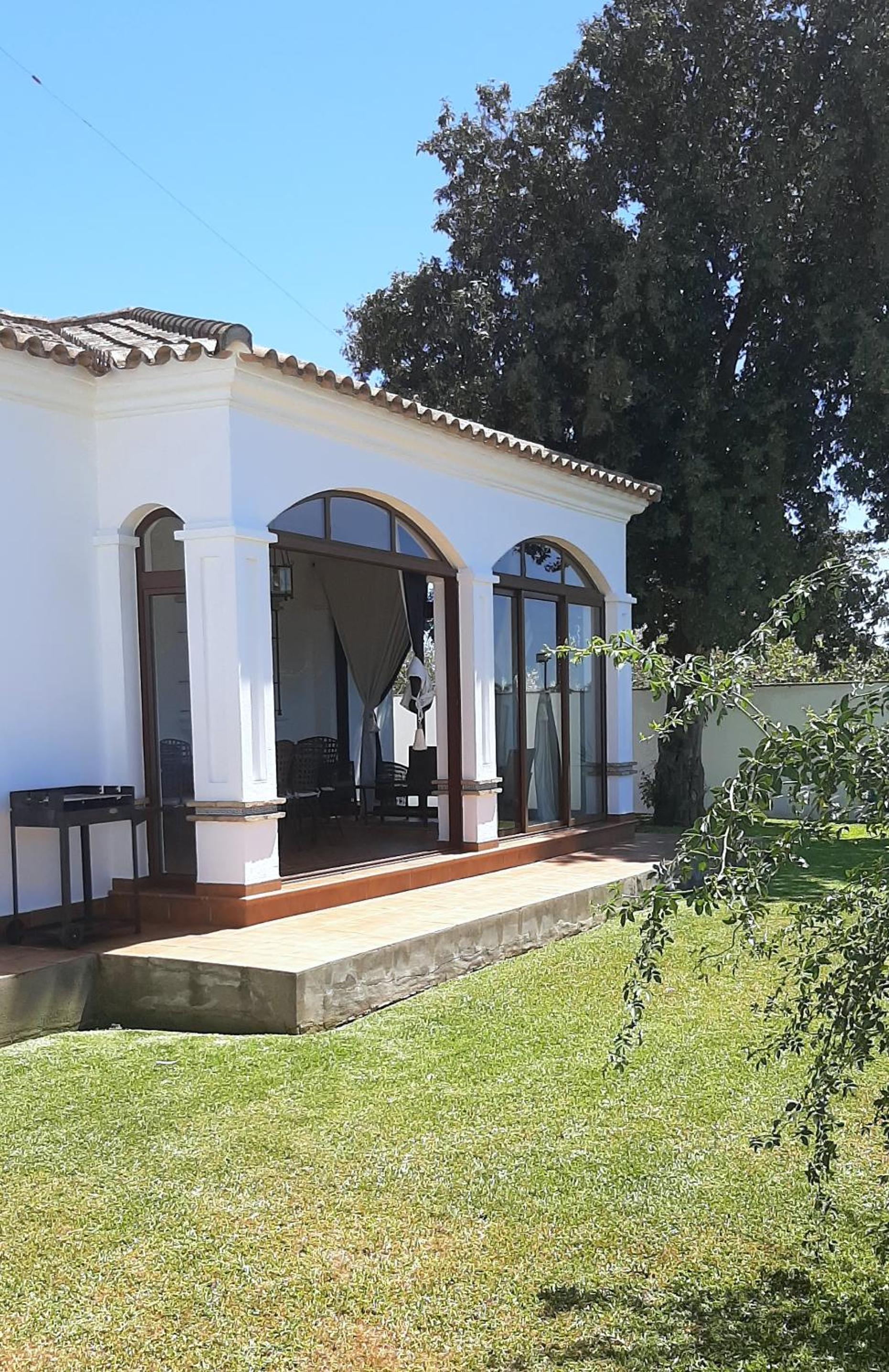 Chalet con piscina privada casa Pepa