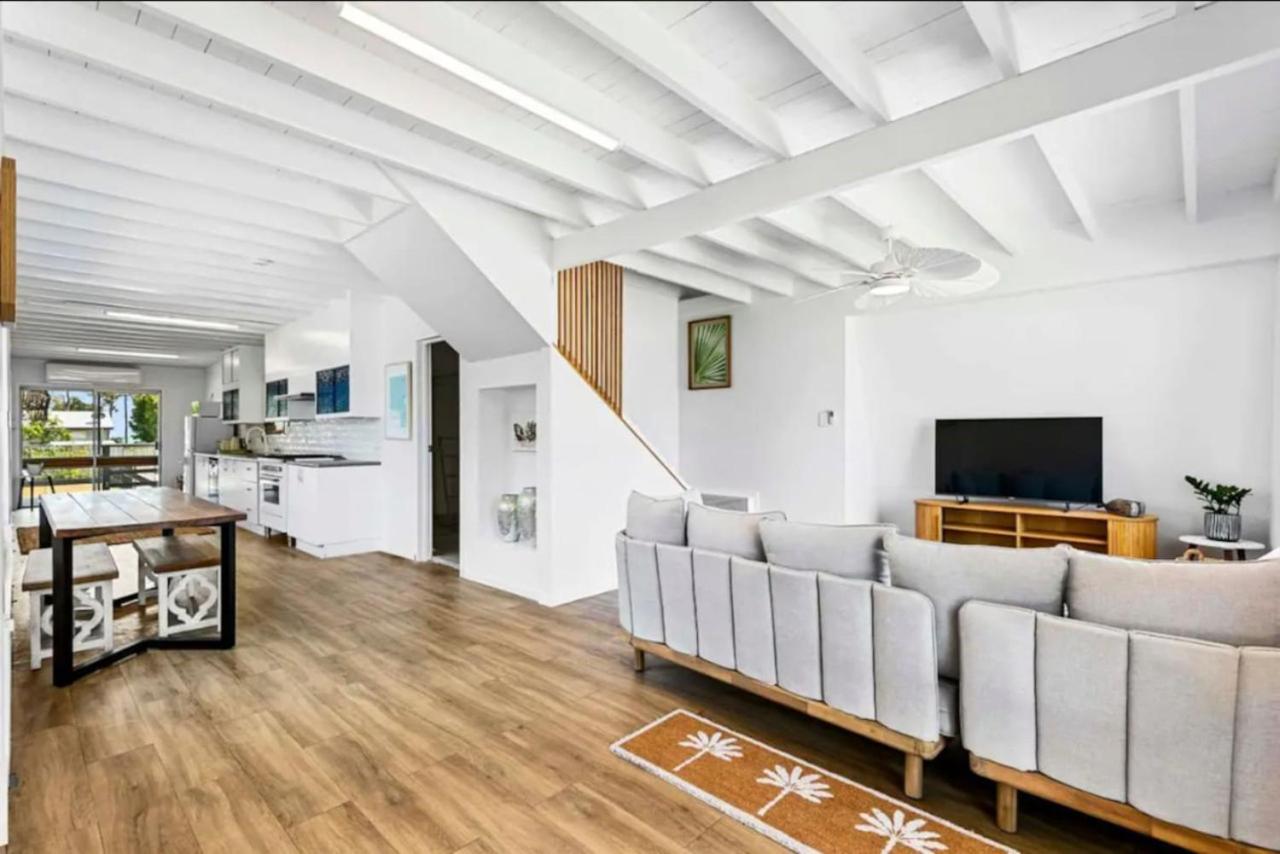 Pet friendly100m to Beach and Cafe by Custom Bnb Hosting